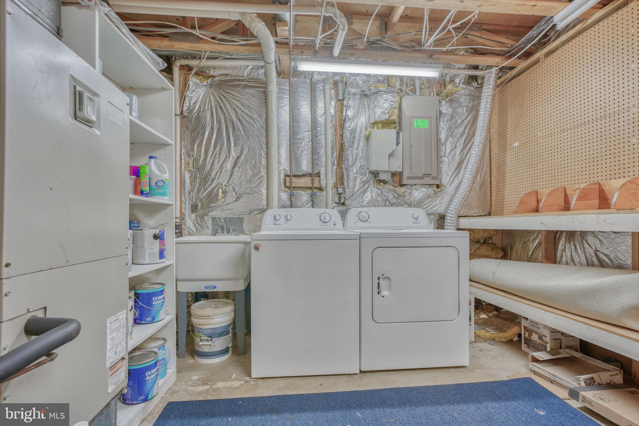 CONSTANT FRIENDSHIP - Residential