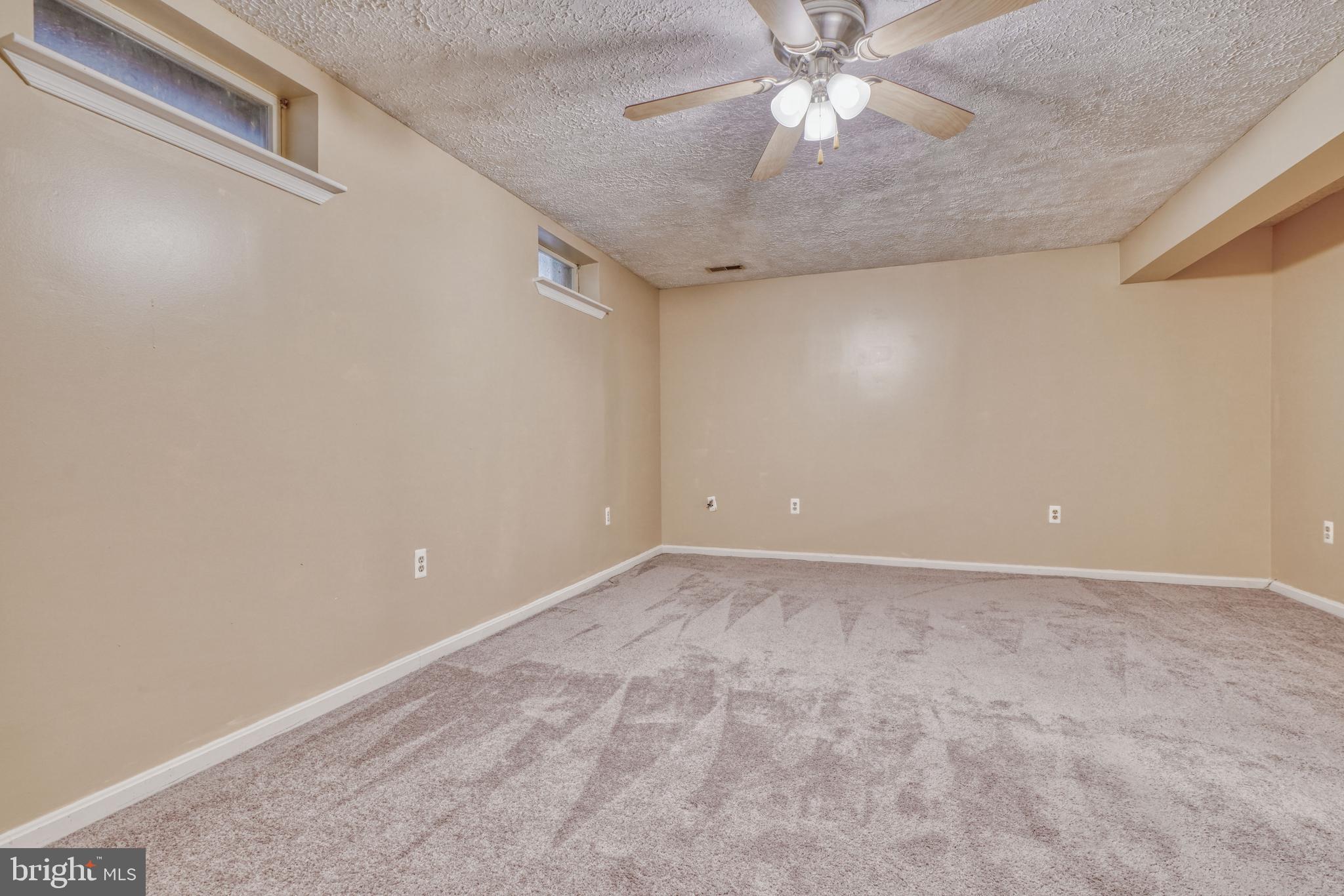 CONSTANT FRIENDSHIP - Residential