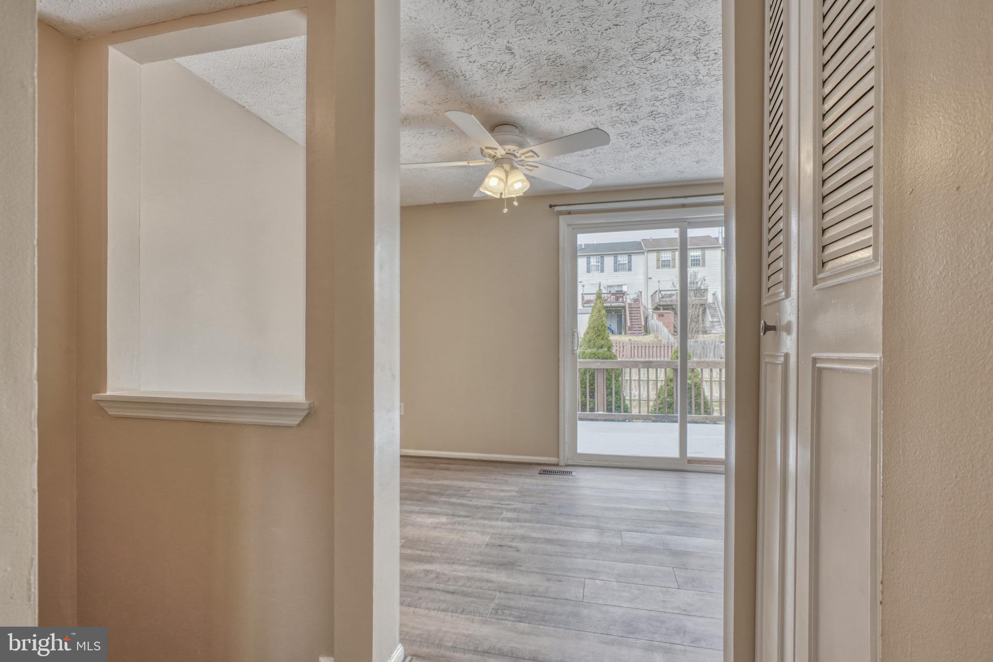 CONSTANT FRIENDSHIP - Residential