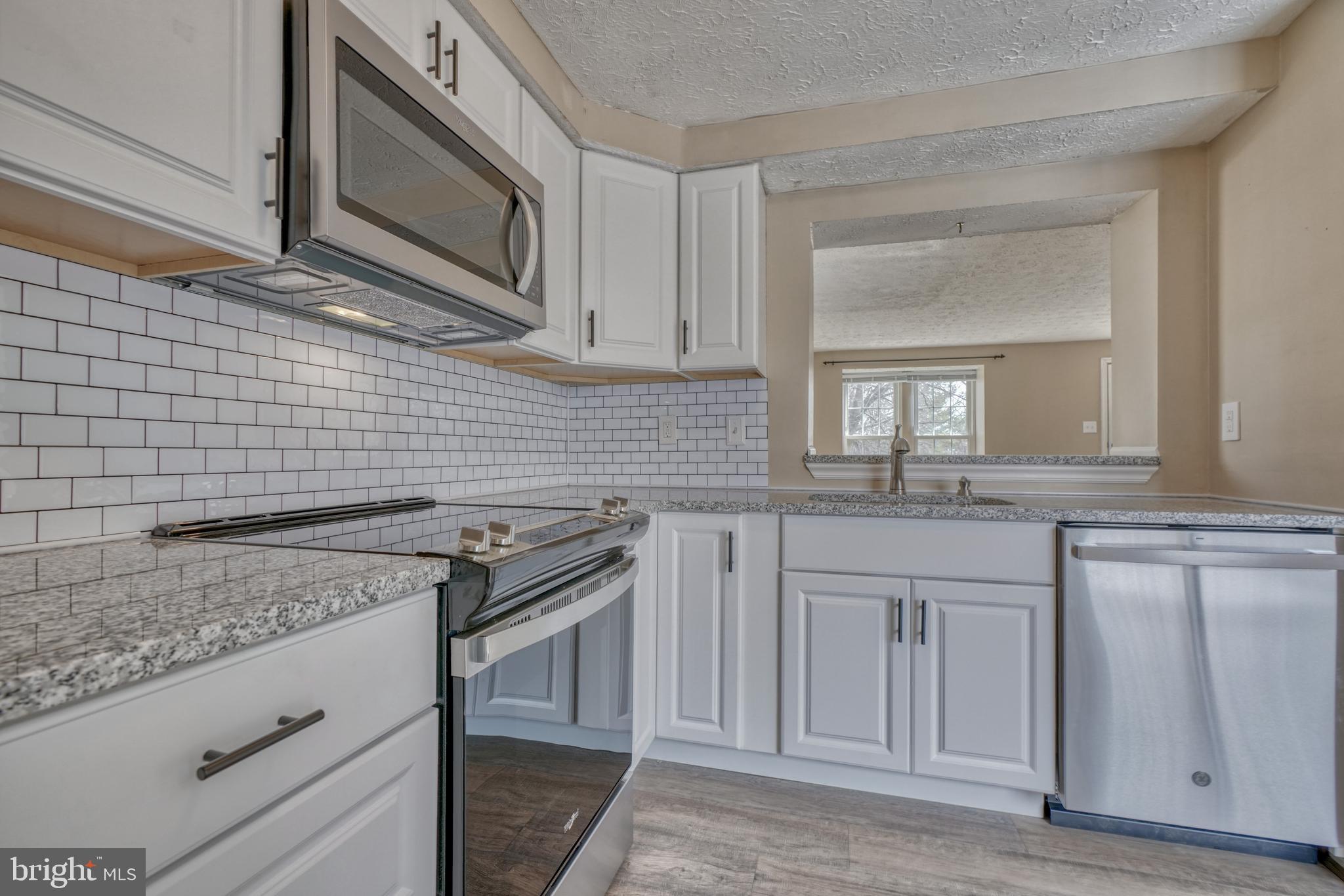 CONSTANT FRIENDSHIP - Residential