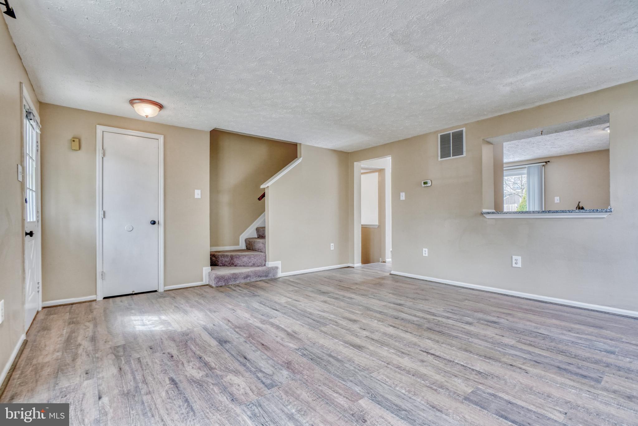 CONSTANT FRIENDSHIP - Residential