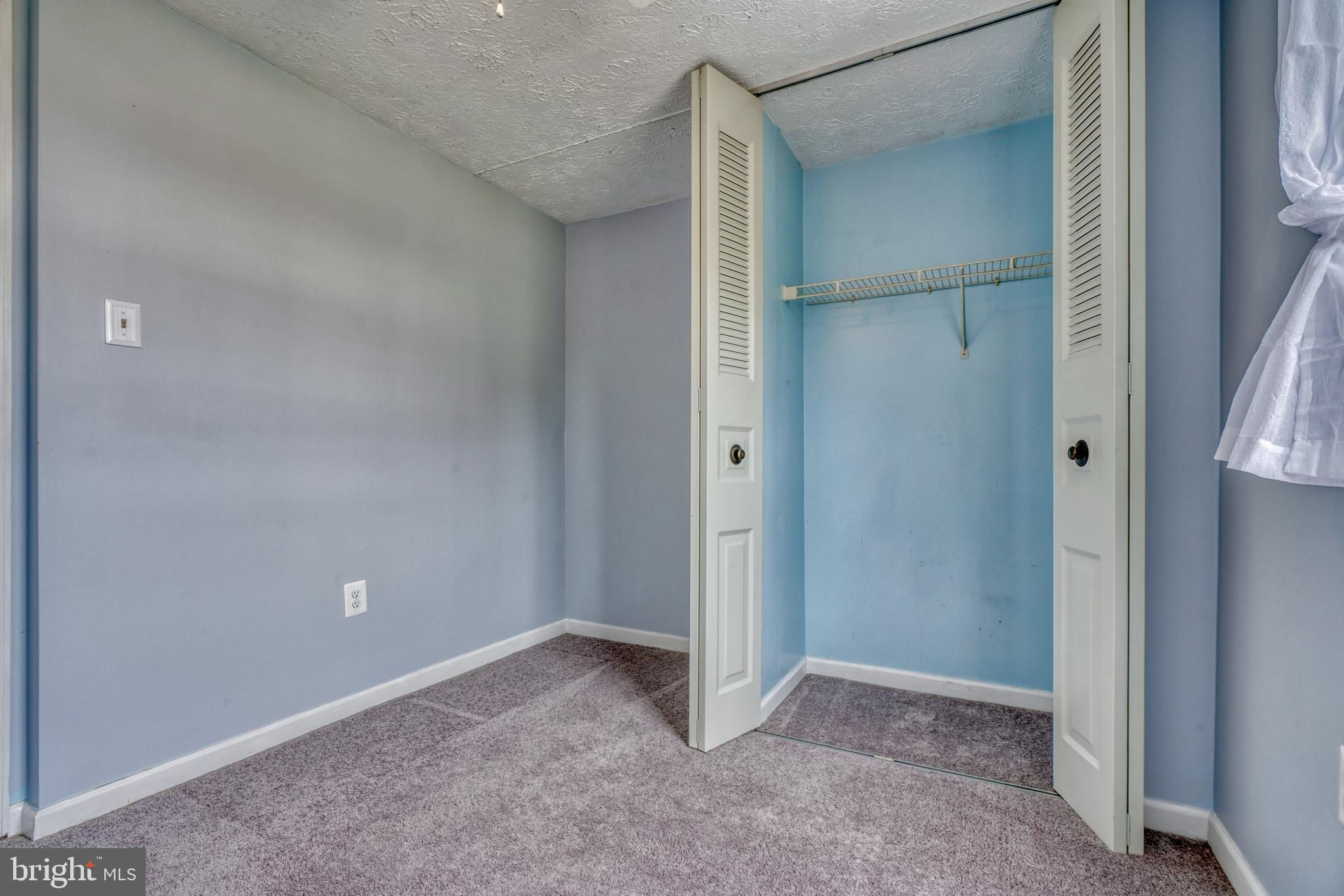 CONSTANT FRIENDSHIP - Residential