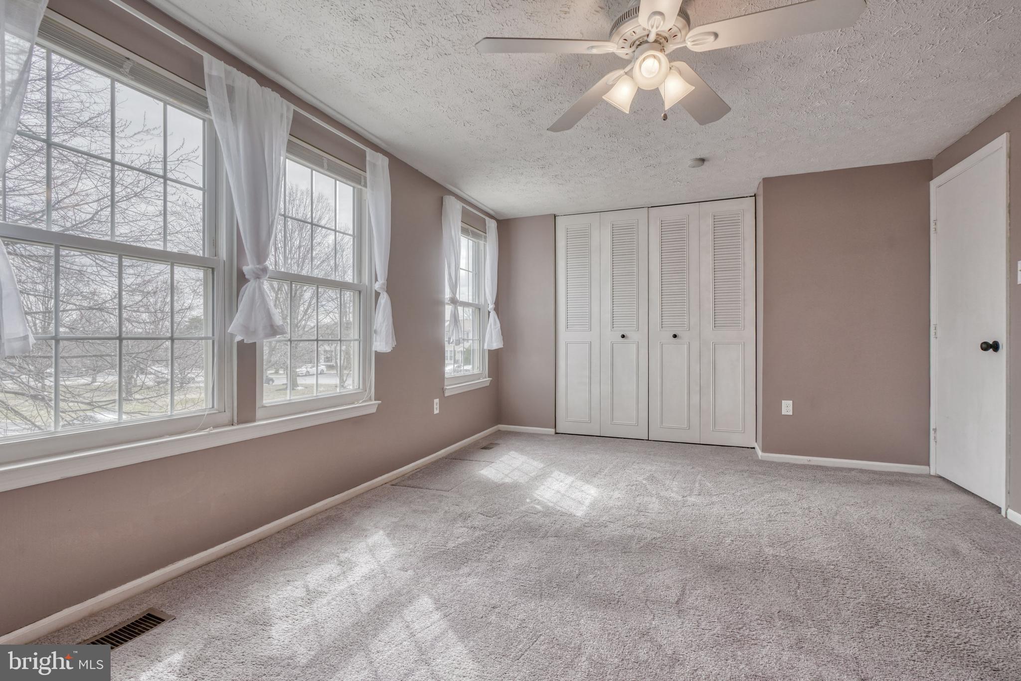 CONSTANT FRIENDSHIP - Residential