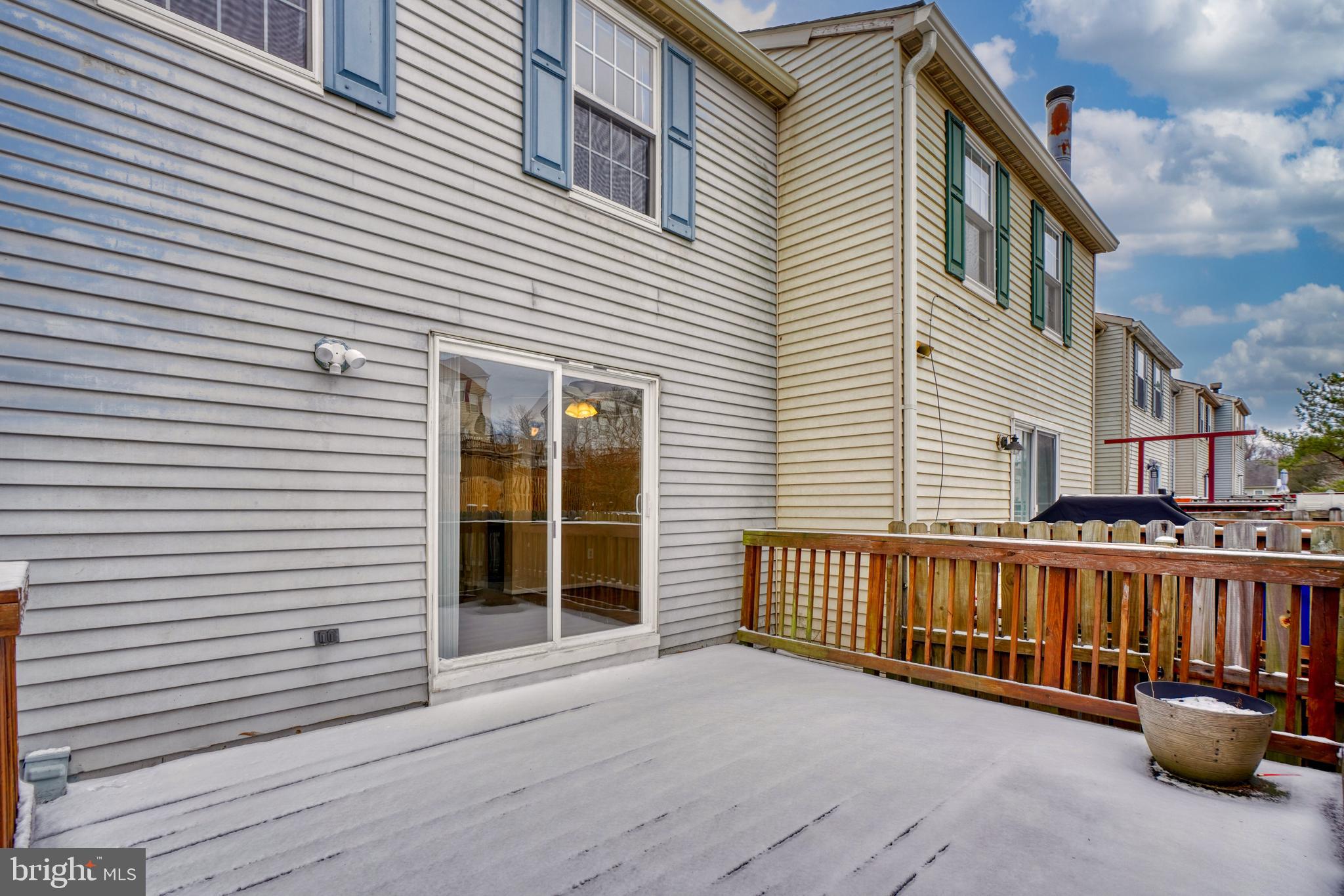 CONSTANT FRIENDSHIP - Residential