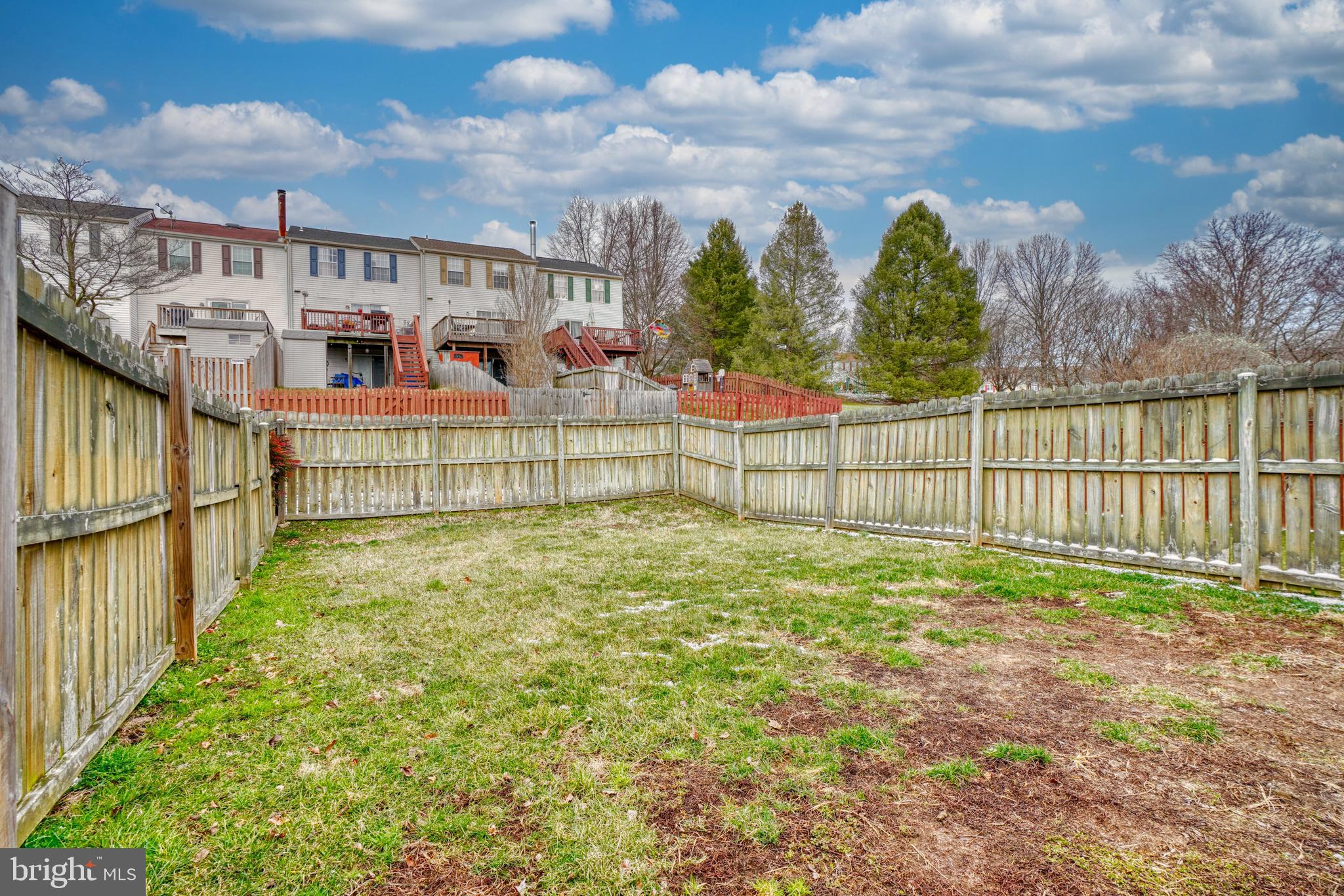 CONSTANT FRIENDSHIP - Residential