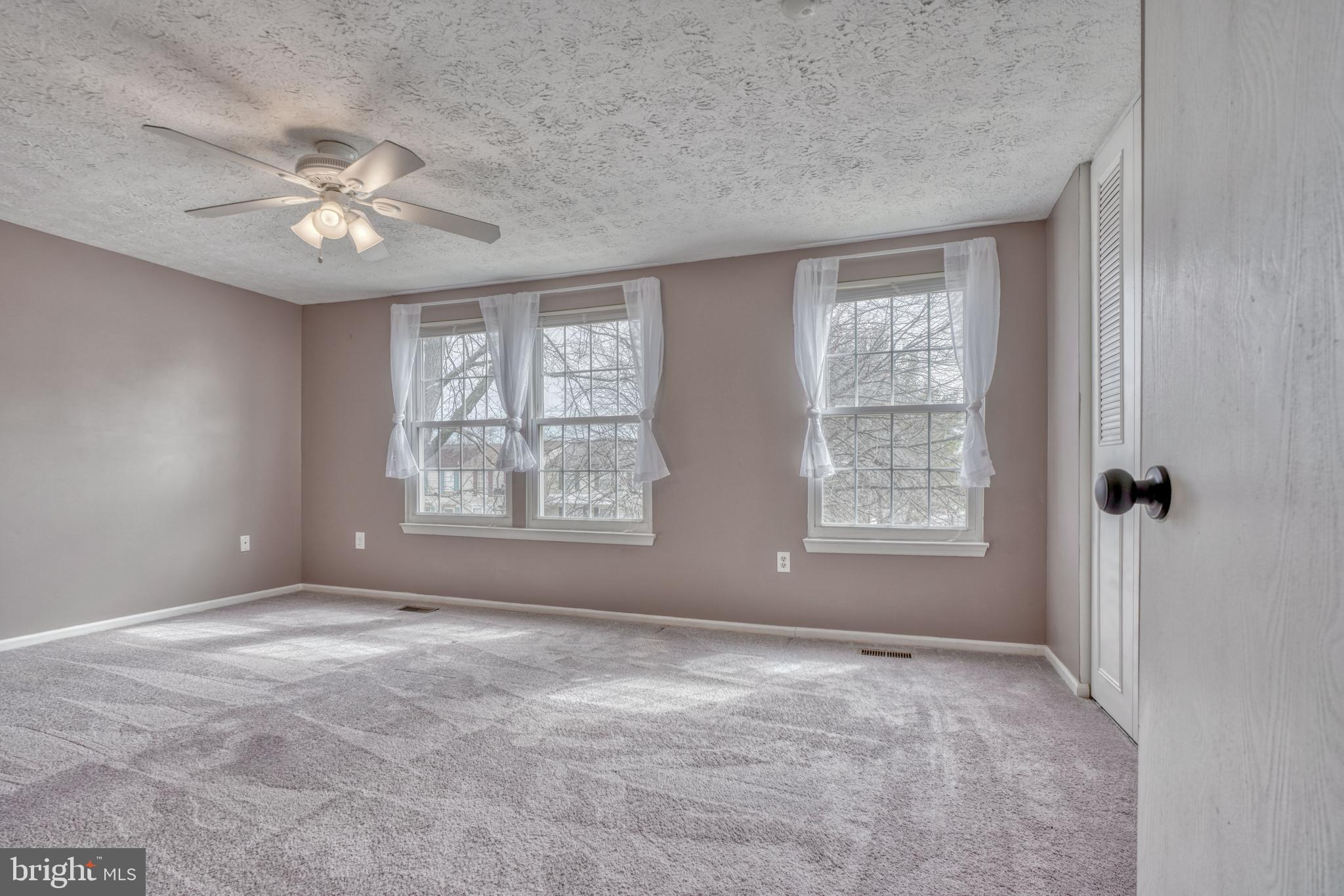 CONSTANT FRIENDSHIP - Residential