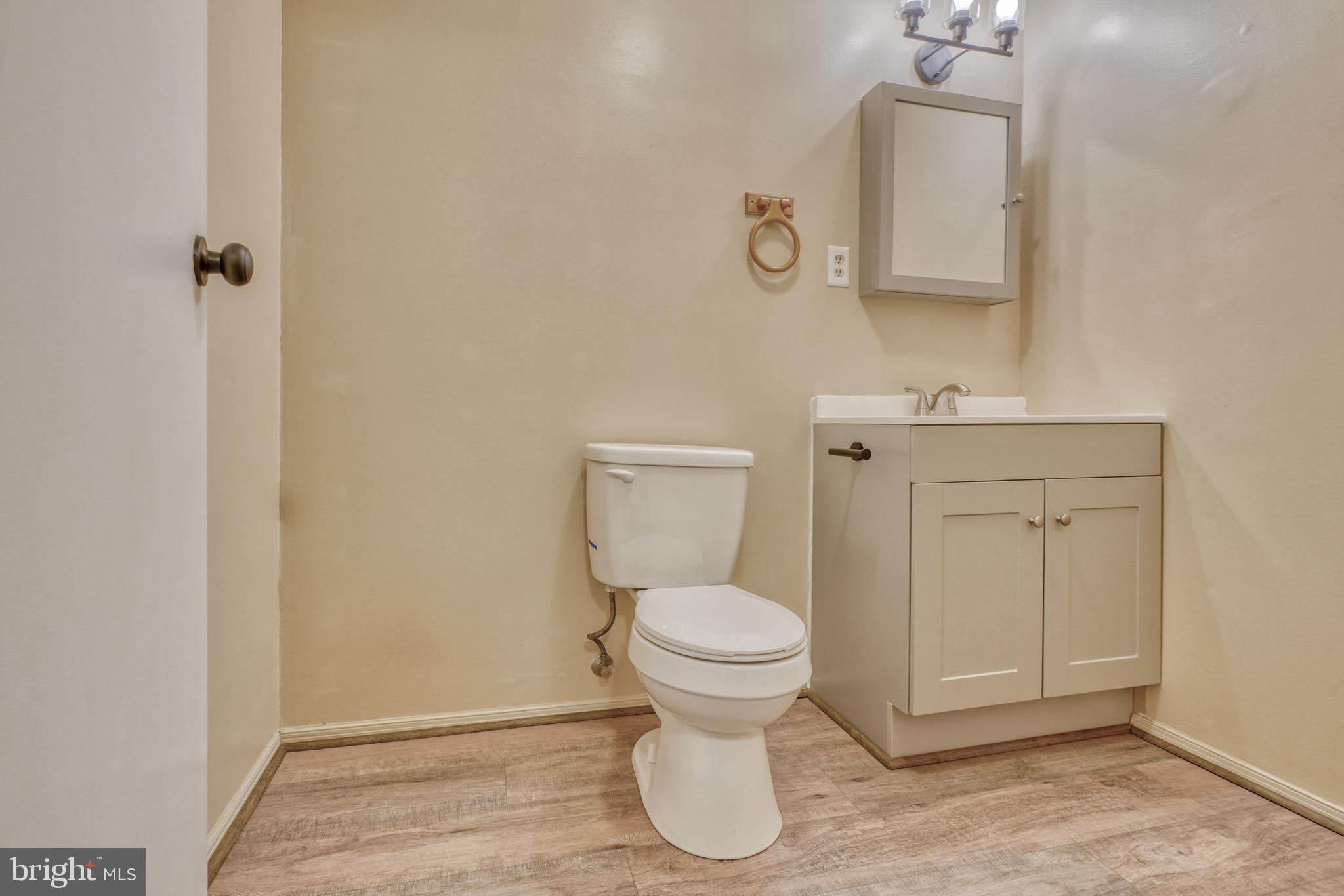 CONSTANT FRIENDSHIP - Residential