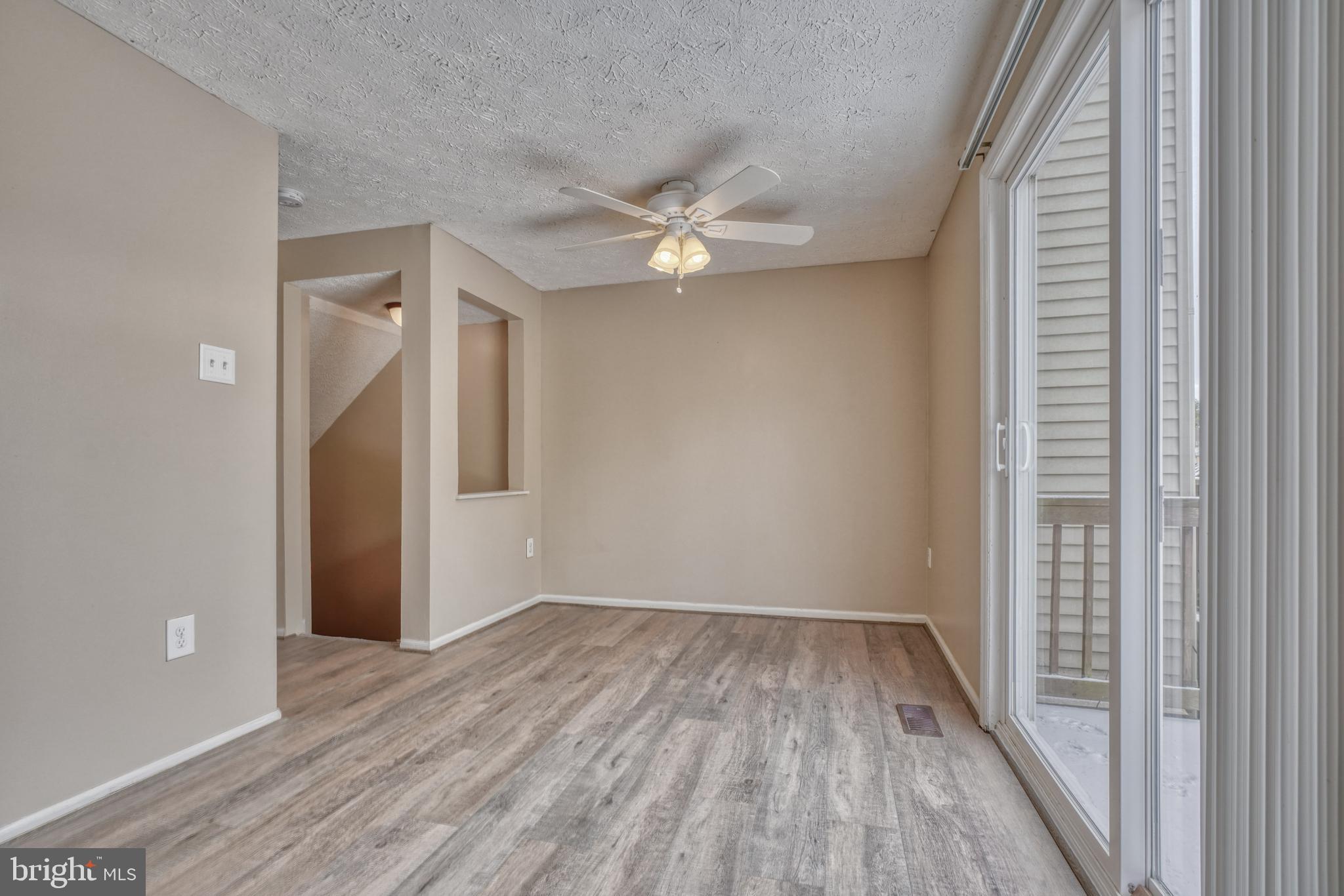 CONSTANT FRIENDSHIP - Residential