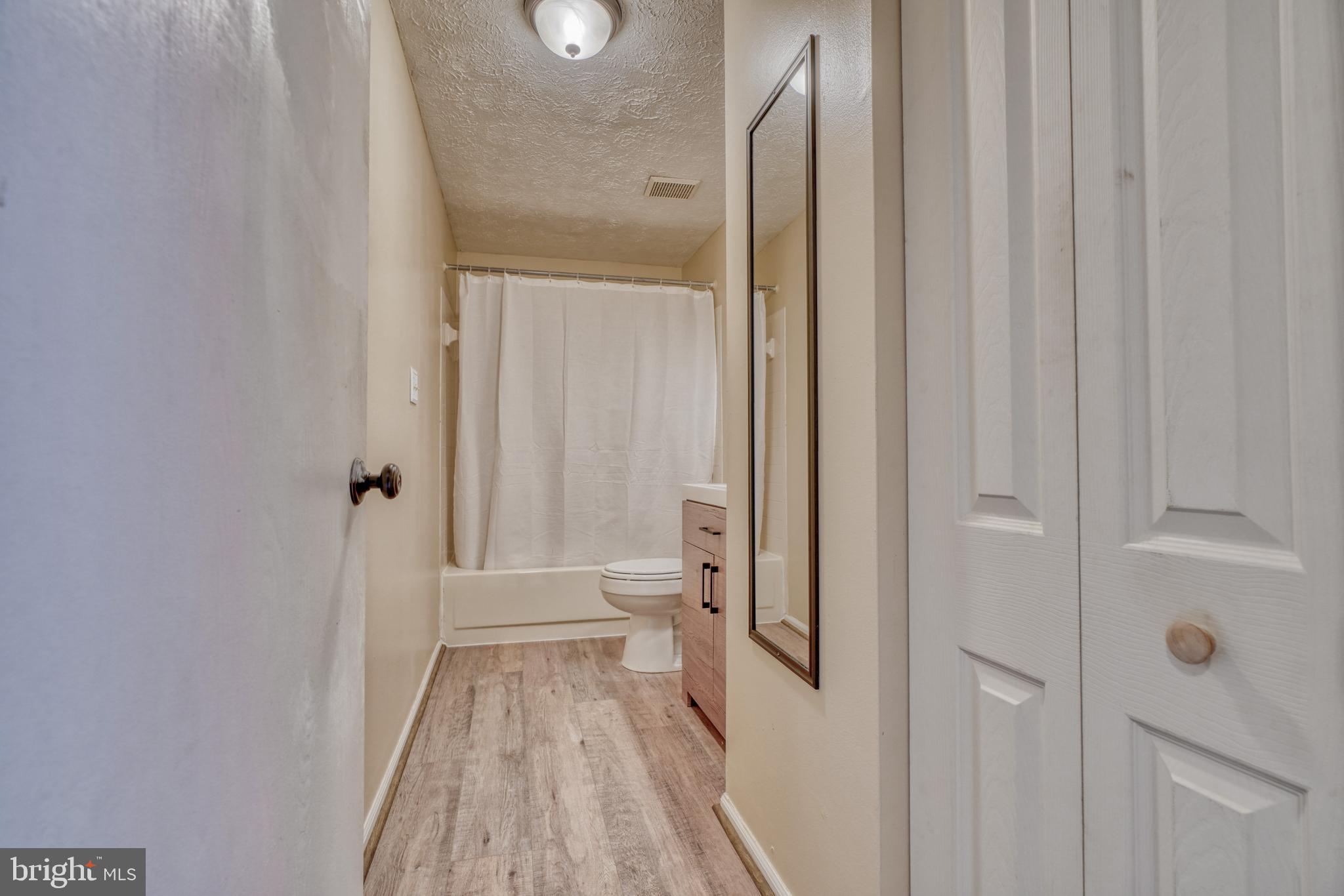 CONSTANT FRIENDSHIP - Residential