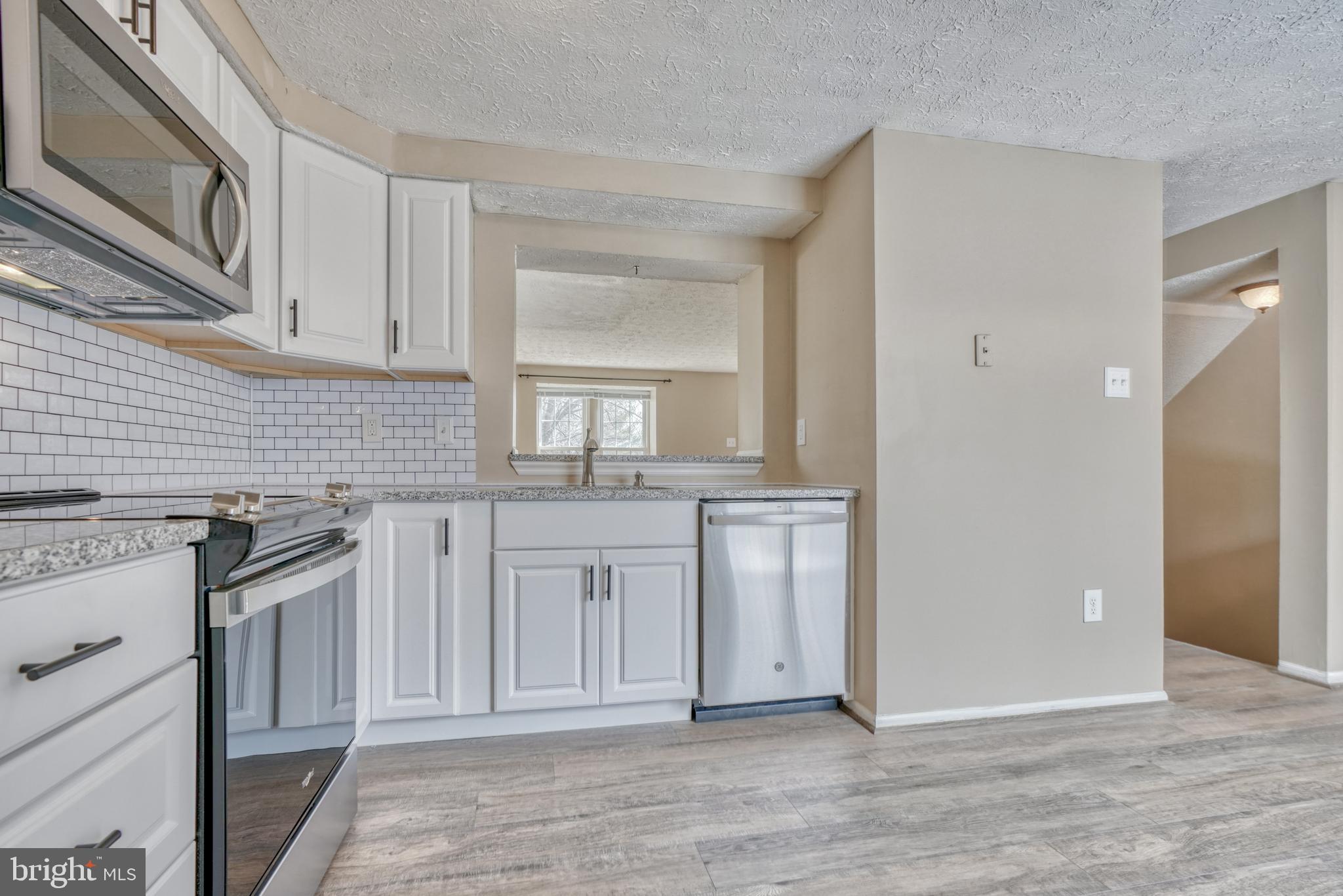 CONSTANT FRIENDSHIP - Residential