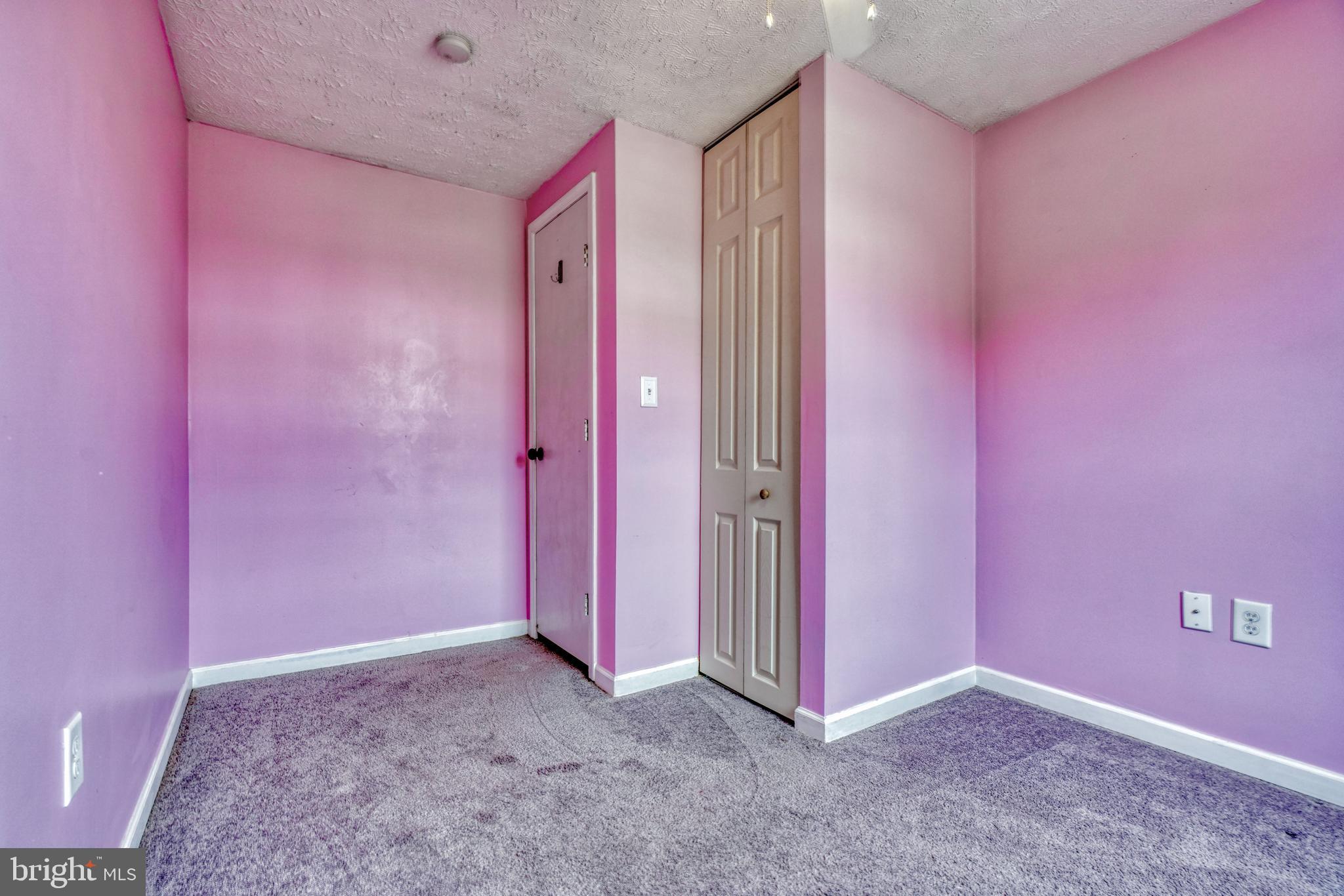 CONSTANT FRIENDSHIP - Residential