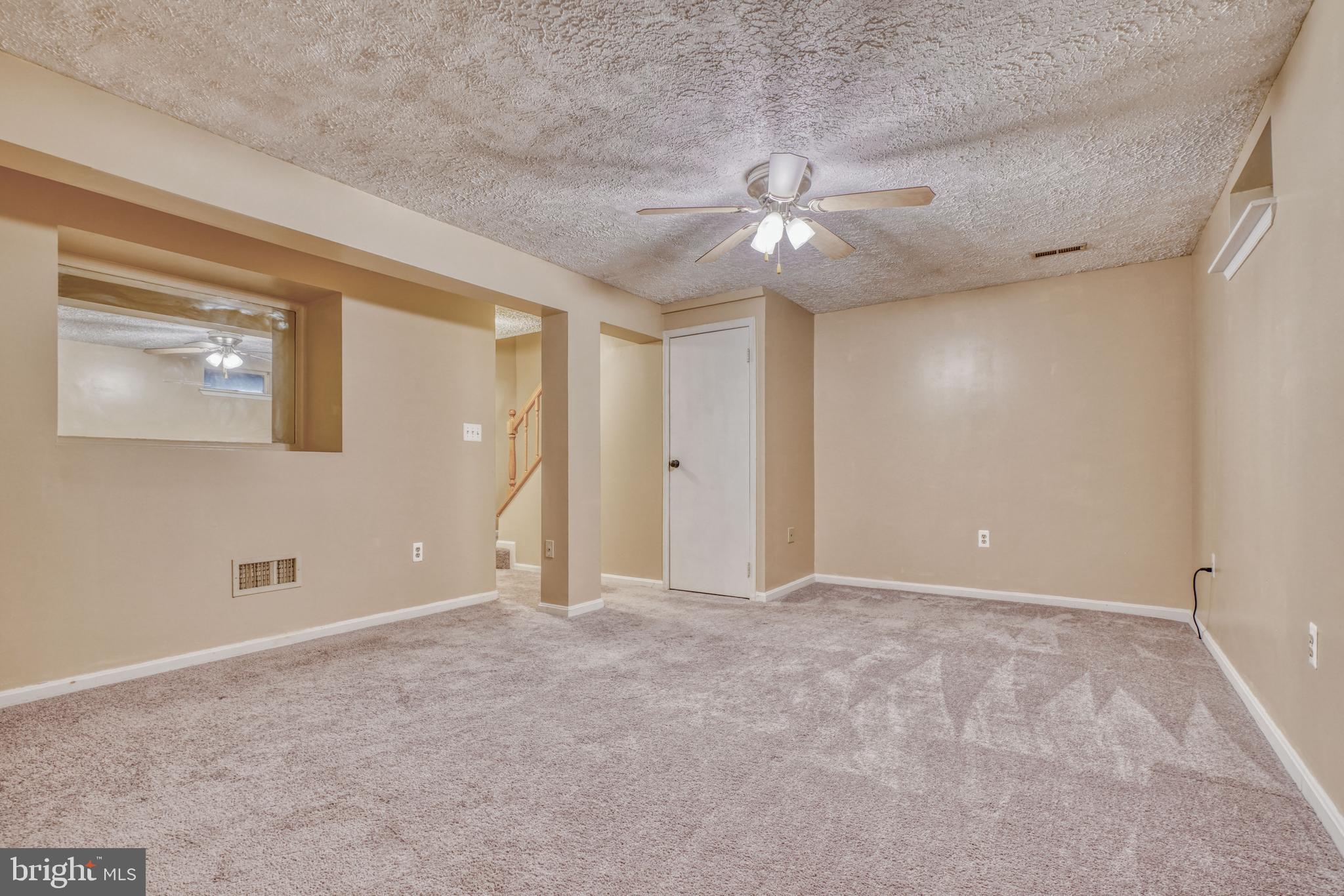 CONSTANT FRIENDSHIP - Residential