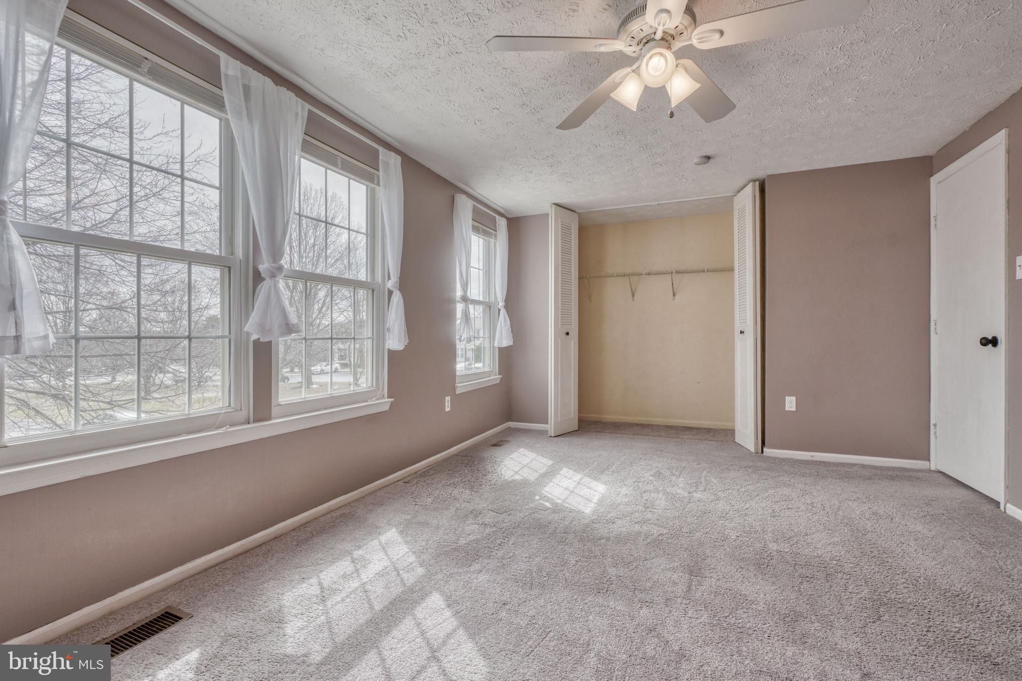 CONSTANT FRIENDSHIP - Residential