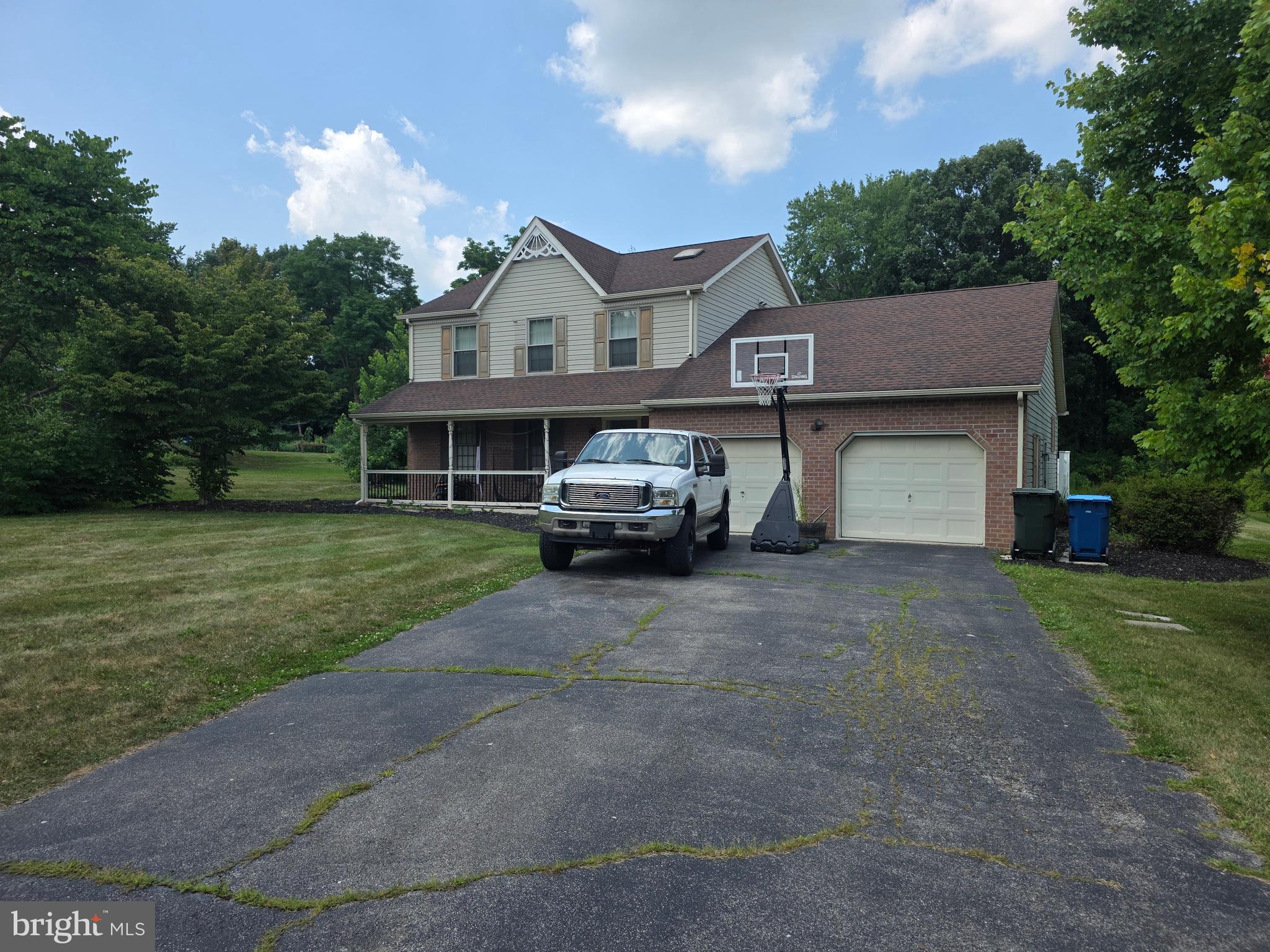 11 LONGSTREET DRIVE