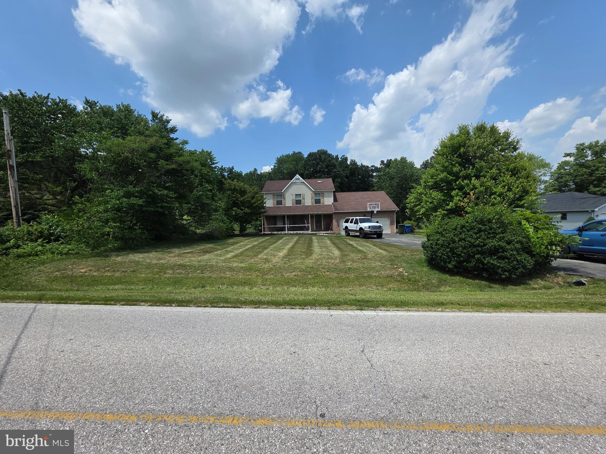 11 LONGSTREET DRIVE