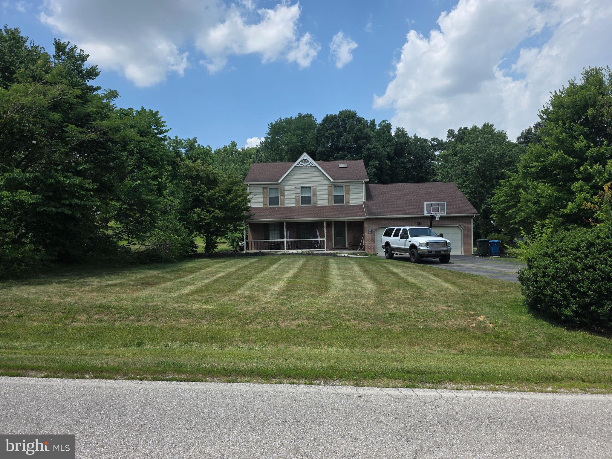 11 LONGSTREET DRIVE