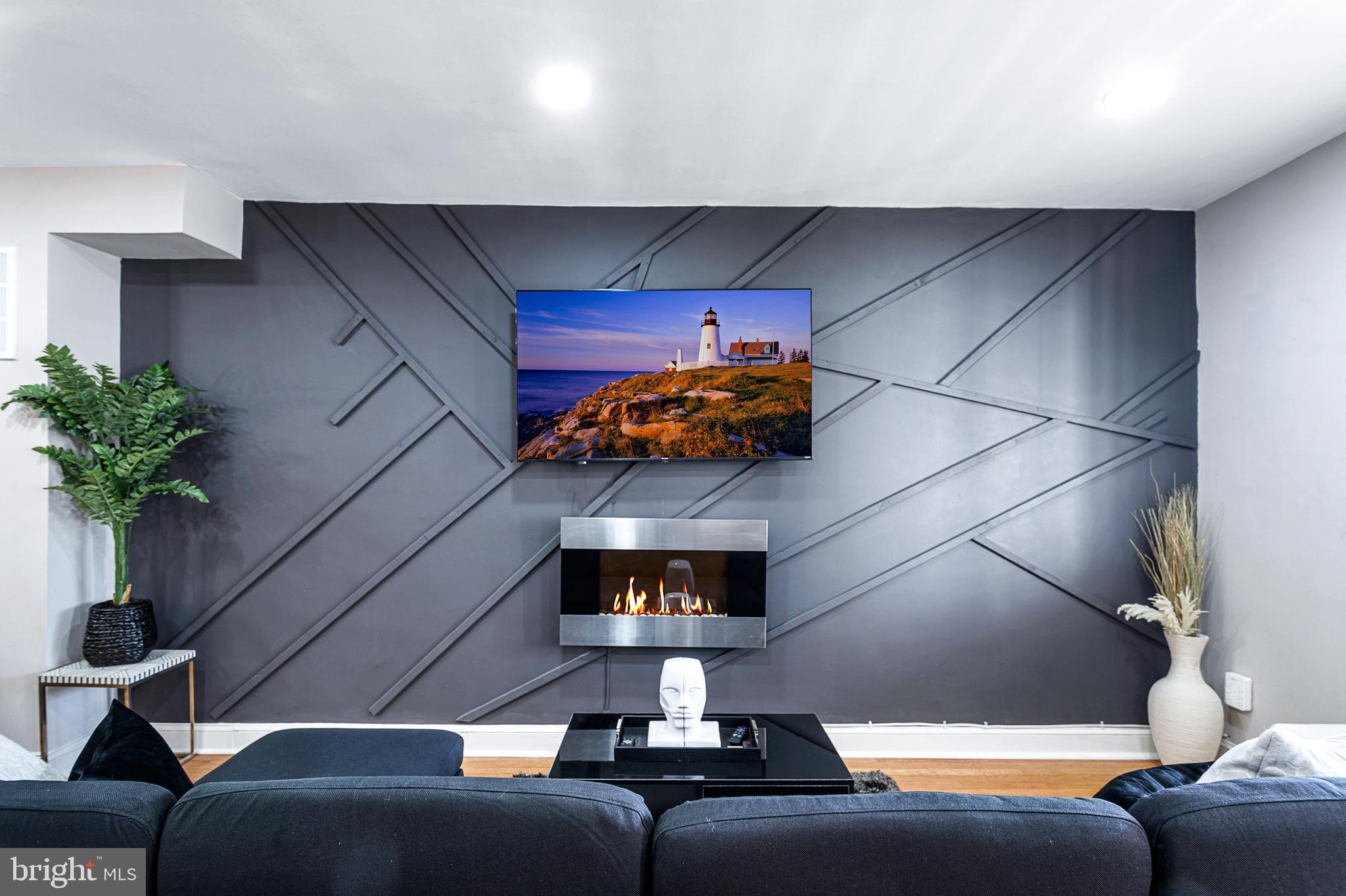 LYNHAVEN - Residential Lease