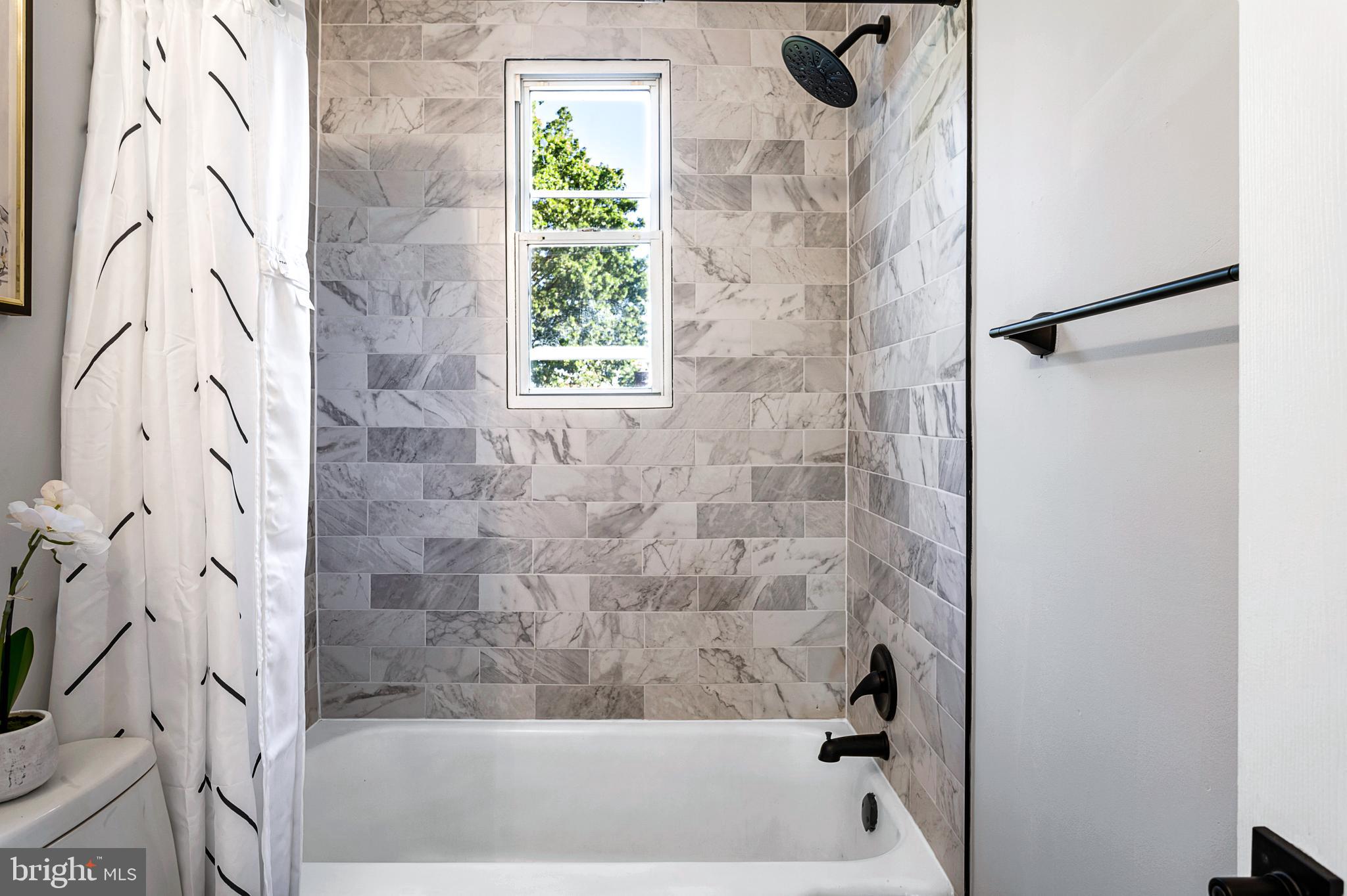 LYNHAVEN - Residential Lease