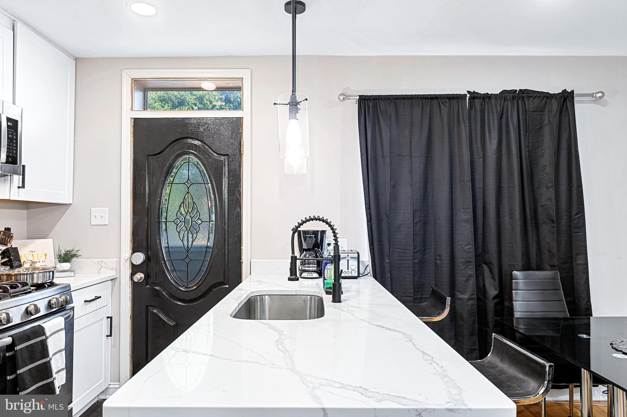 LYNHAVEN - Residential Lease