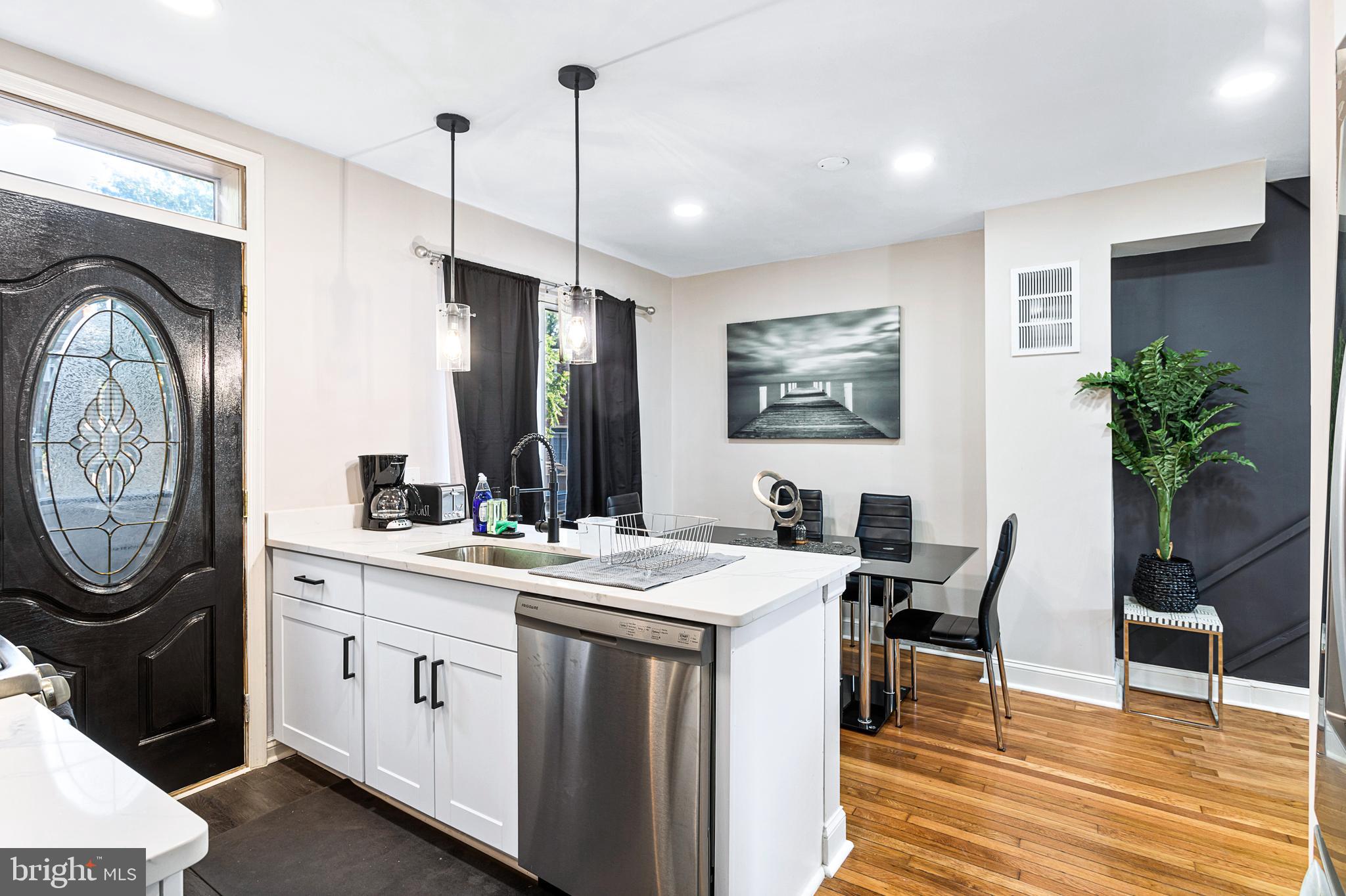 LYNHAVEN - Residential Lease