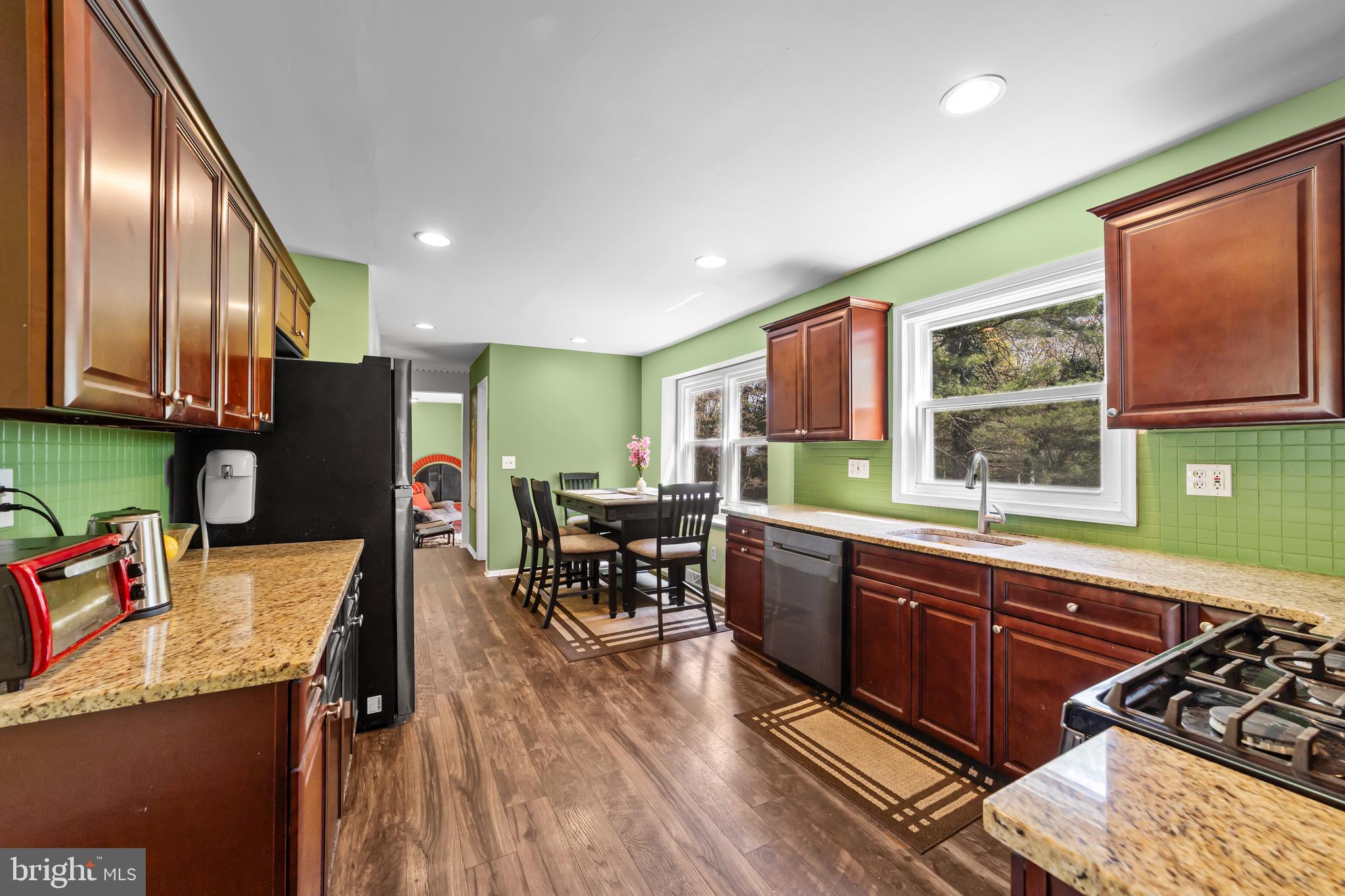 6 LAUREL WOOD DRIVE