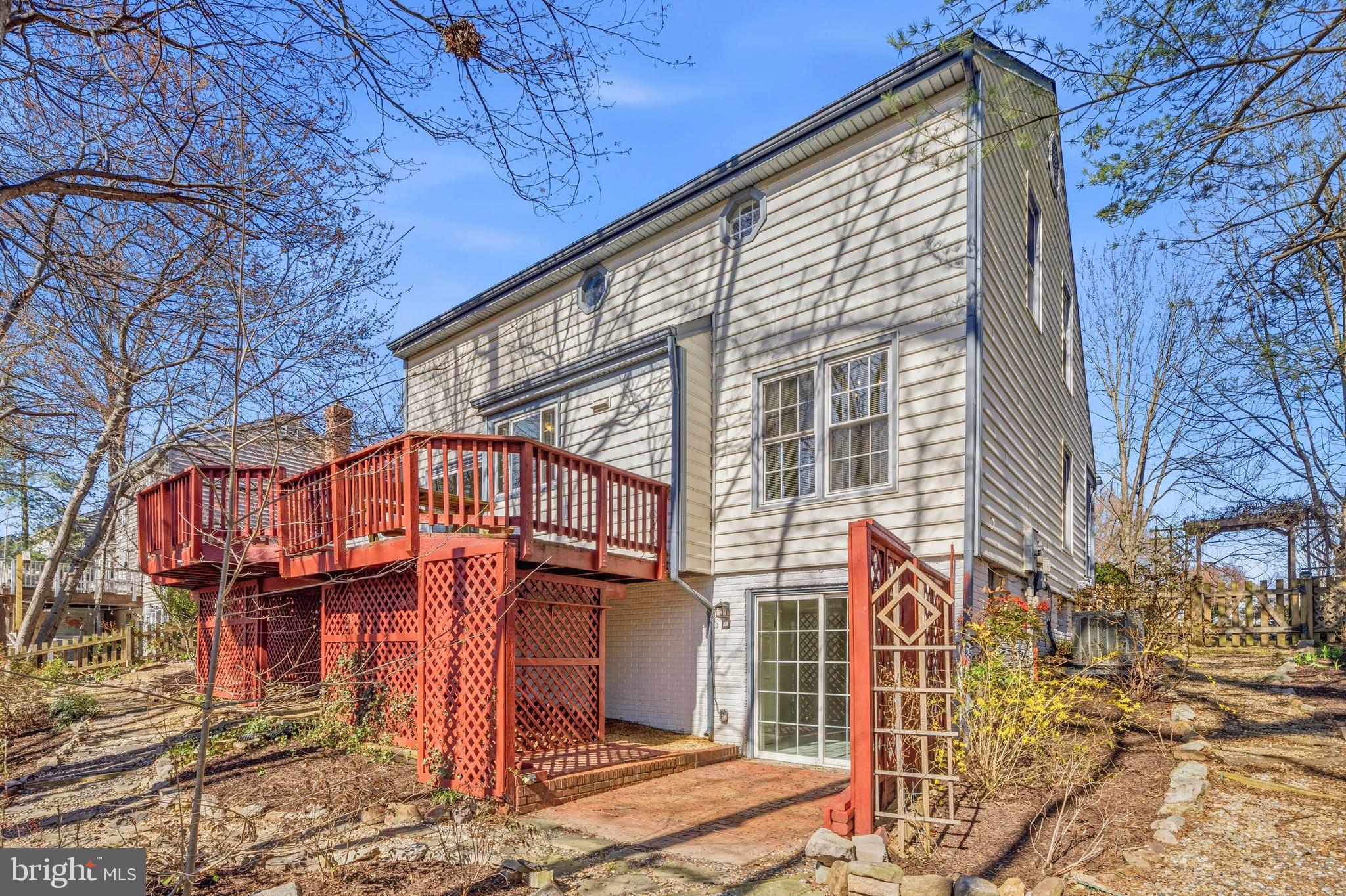 SIGNAL HILL - Residential