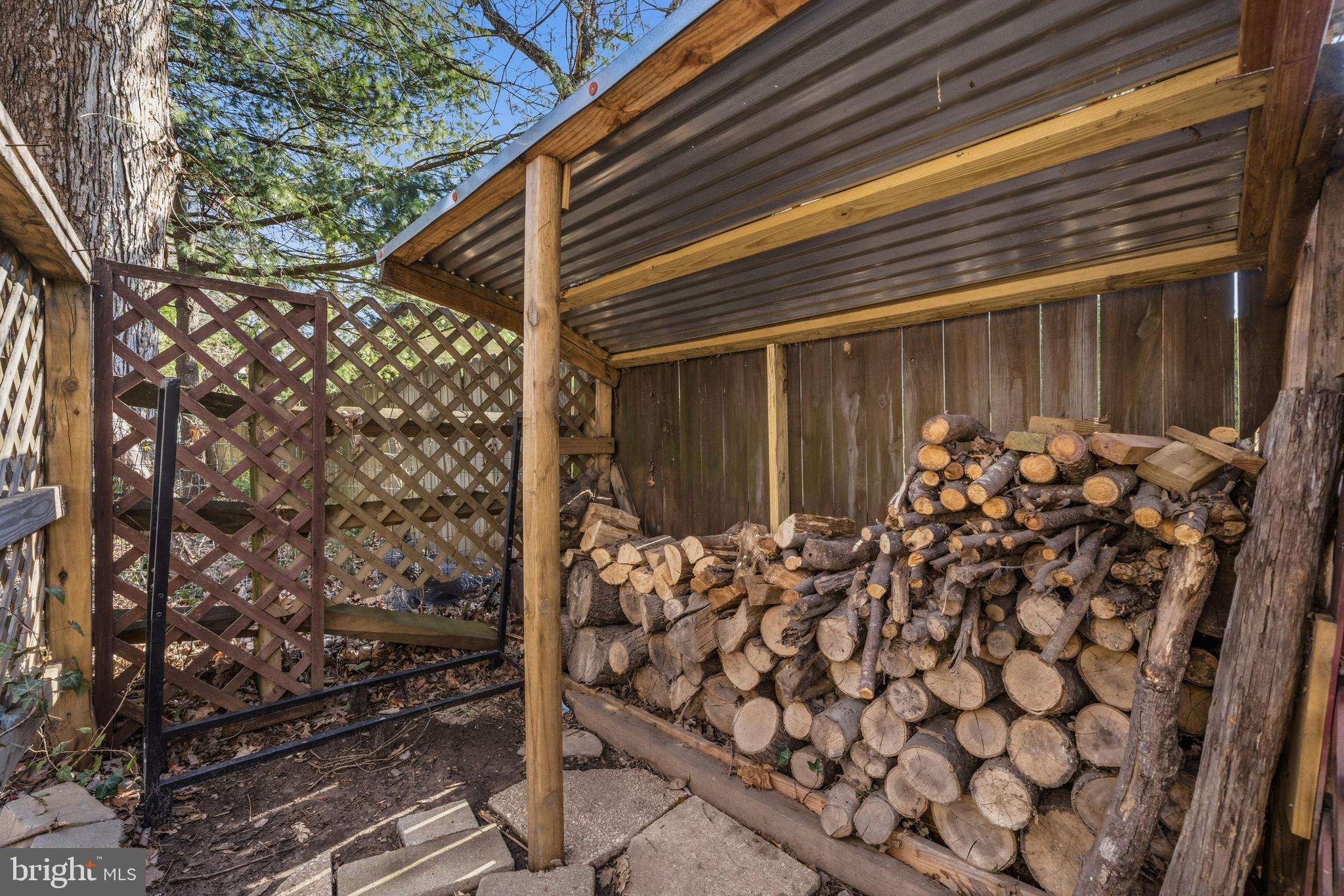 SIGNAL HILL - Residential