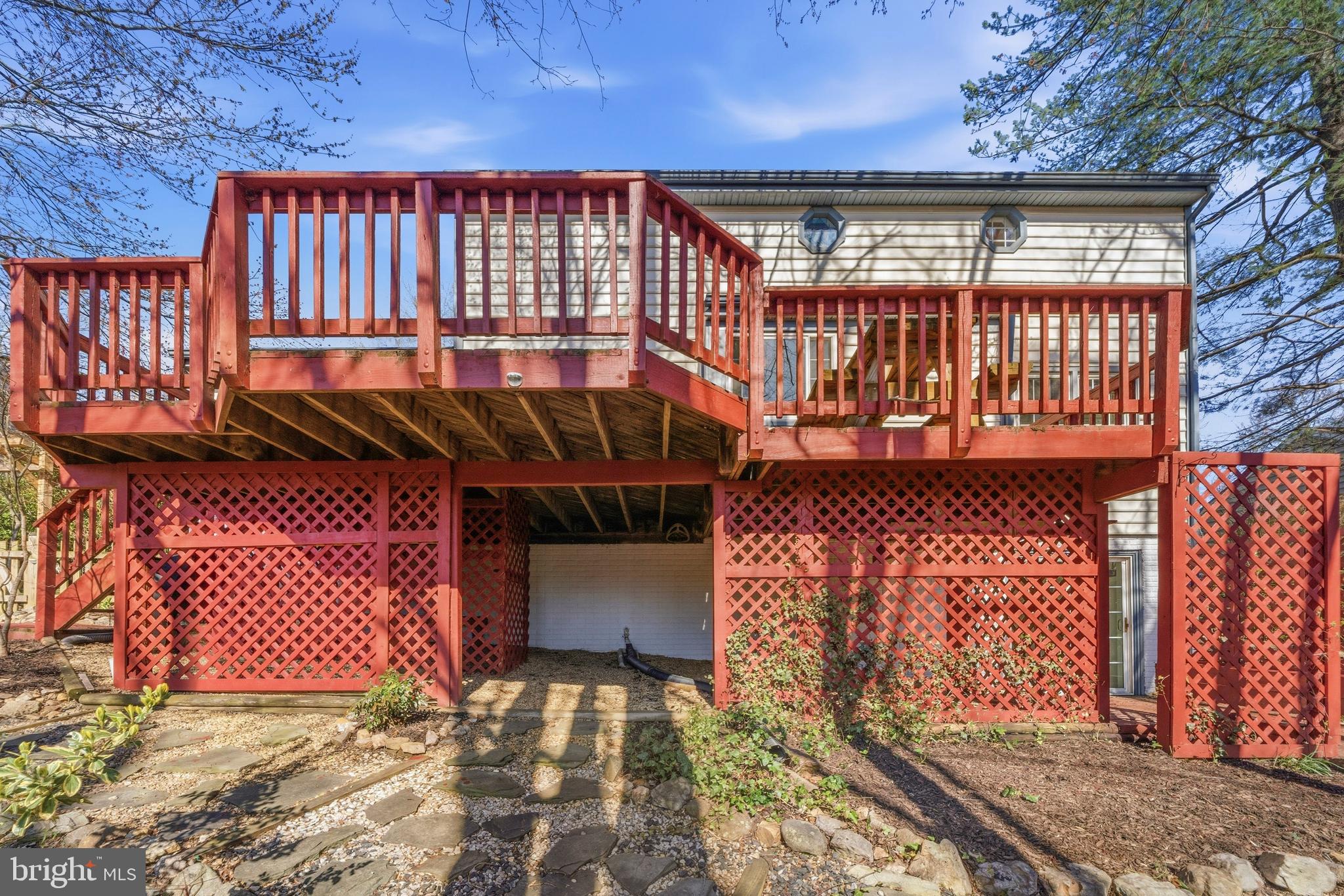 SIGNAL HILL - Residential