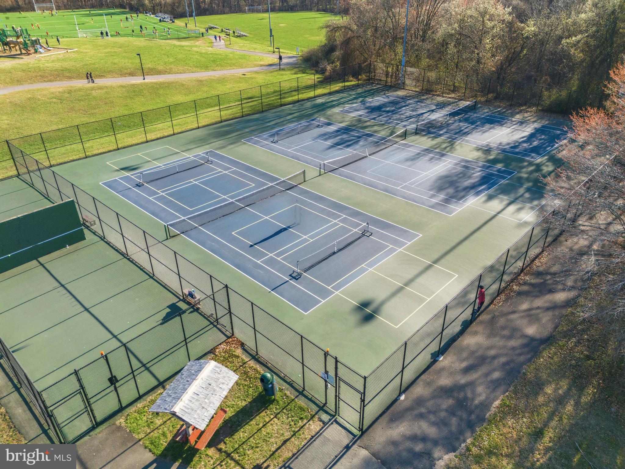 SIGNAL HILL - Residential