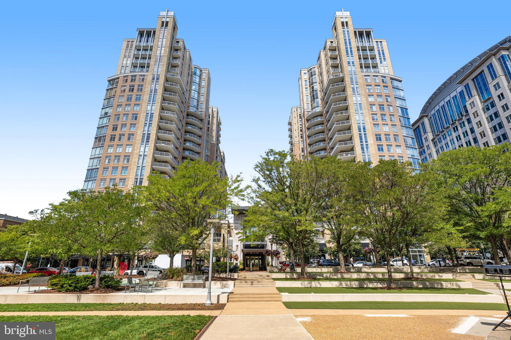 MIDTOWN AT RESTON TOWN CENTER - Residential