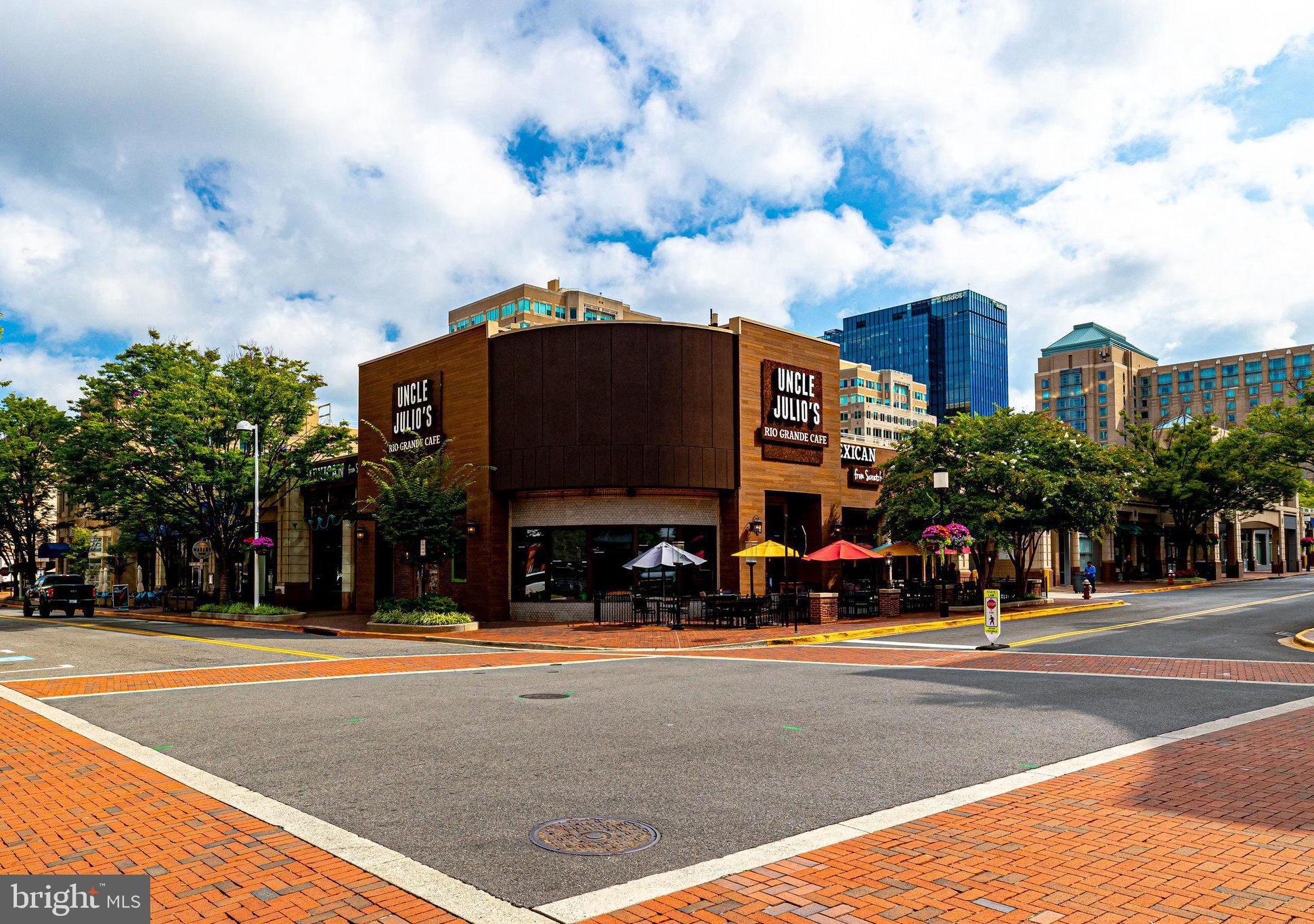 MIDTOWN AT RESTON TOWN CENTER - Residential