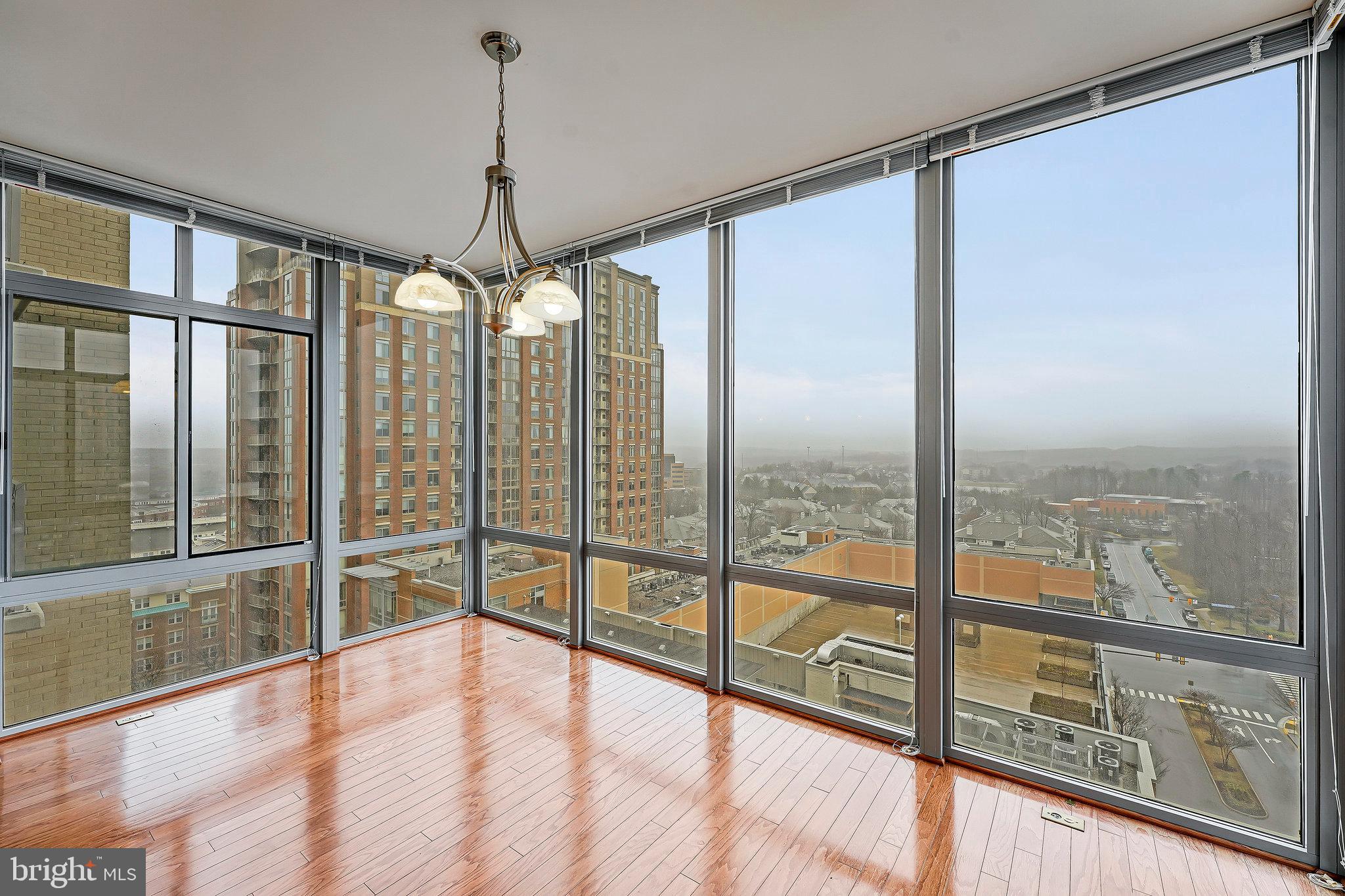 MIDTOWN AT RESTON TOWN CENTER - Residential