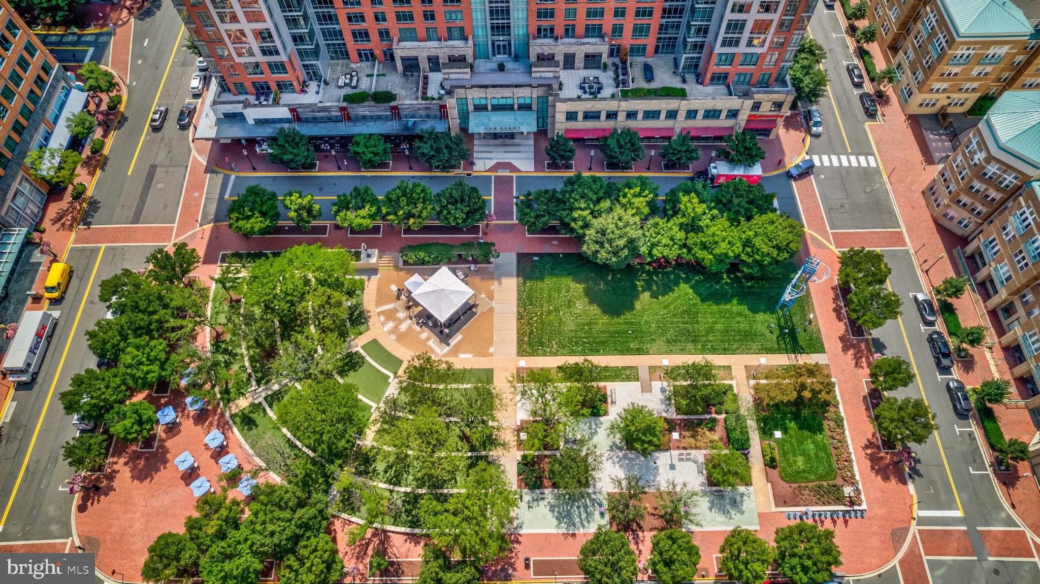 MIDTOWN AT RESTON TOWN CENTER - Residential