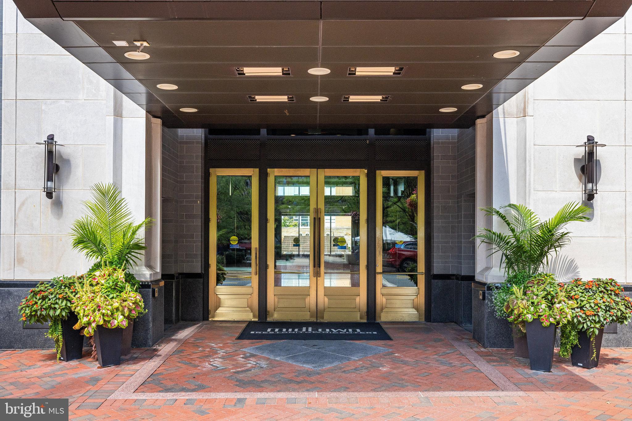 MIDTOWN AT RESTON TOWN CENTER - Residential