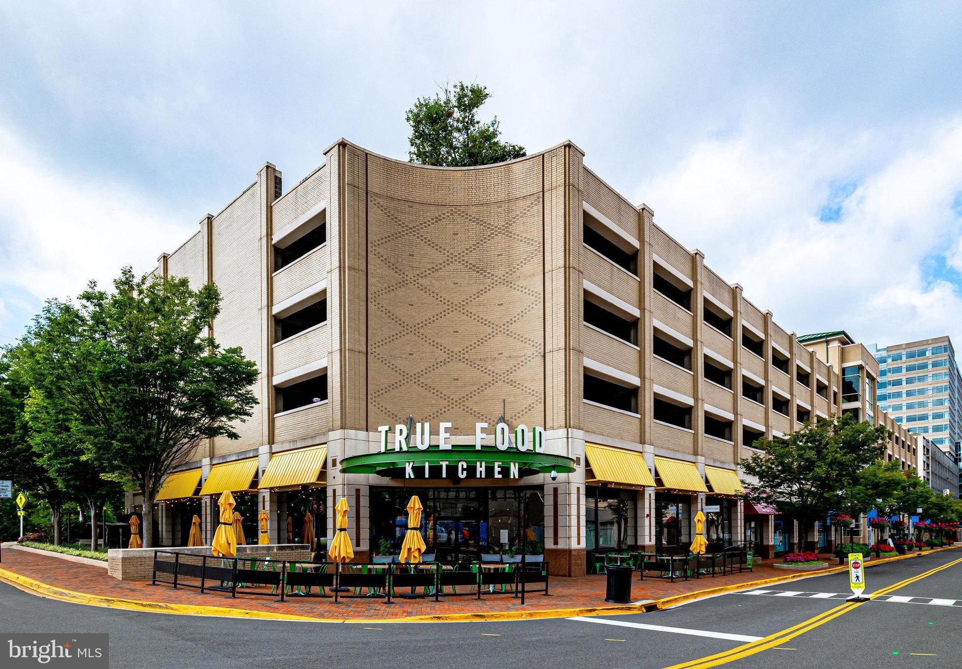 MIDTOWN AT RESTON TOWN CENTER - Residential