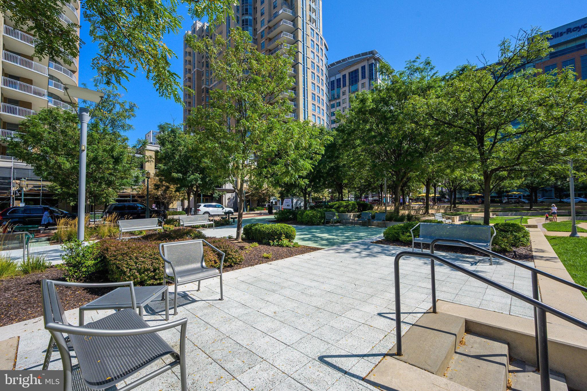 MIDTOWN AT RESTON TOWN CENTER - Residential
