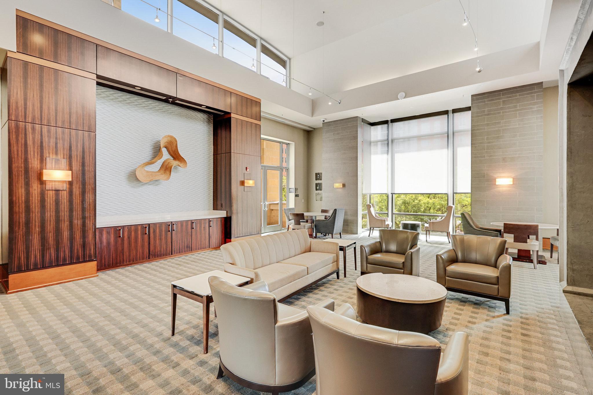 MIDTOWN AT RESTON TOWN CENTER - Residential