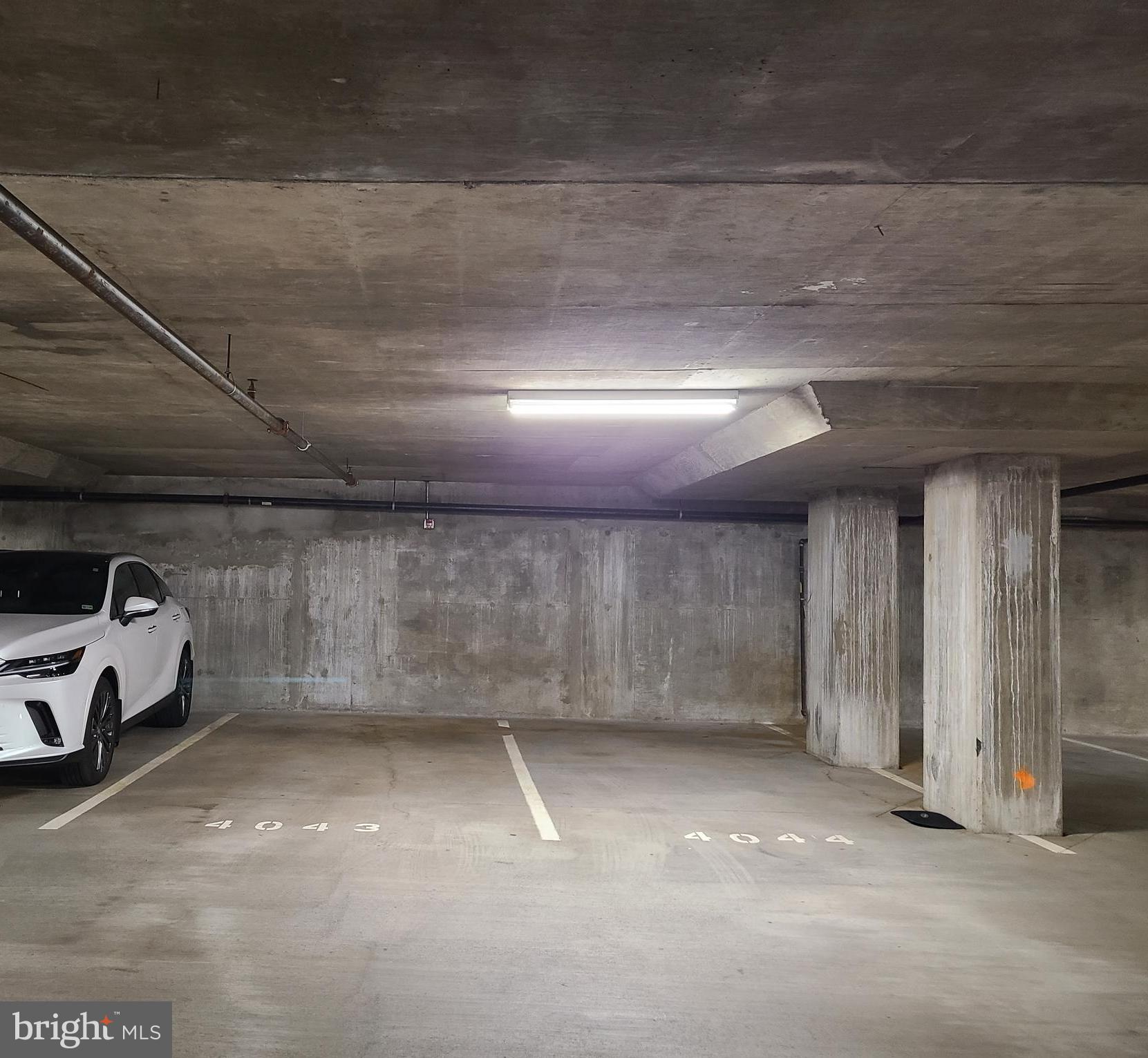 MIDTOWN AT RESTON TOWN CENTER - Residential