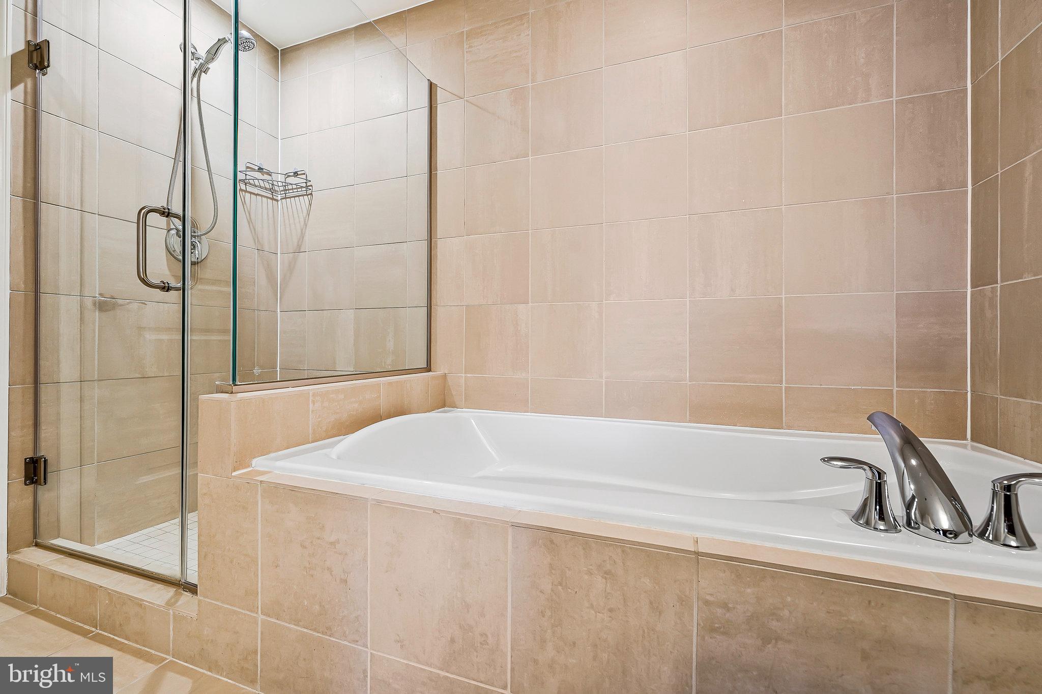 MIDTOWN AT RESTON TOWN CENTER - Residential