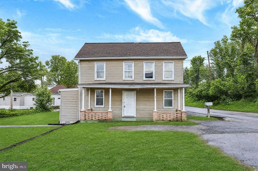 Excellent investment opportunity! This detached duplex offers two fully separate units, each featuring 2 bedrooms and 1 bathroom. Both units have signed leases in place, with tenants moving in on June 1st at $1,000 per unit, providing immediate rental income for the new owner. Whether you're looking to expand your investment portfolio or purchase a property with steady cash flow, this duplex checks all the boxes. Don’t miss out on this rare chance to own a well-maintained income property—schedule your showing today!