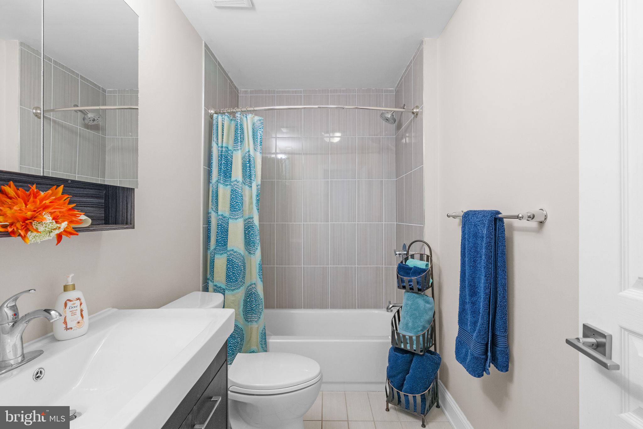 ROXBOROUGH - Residential