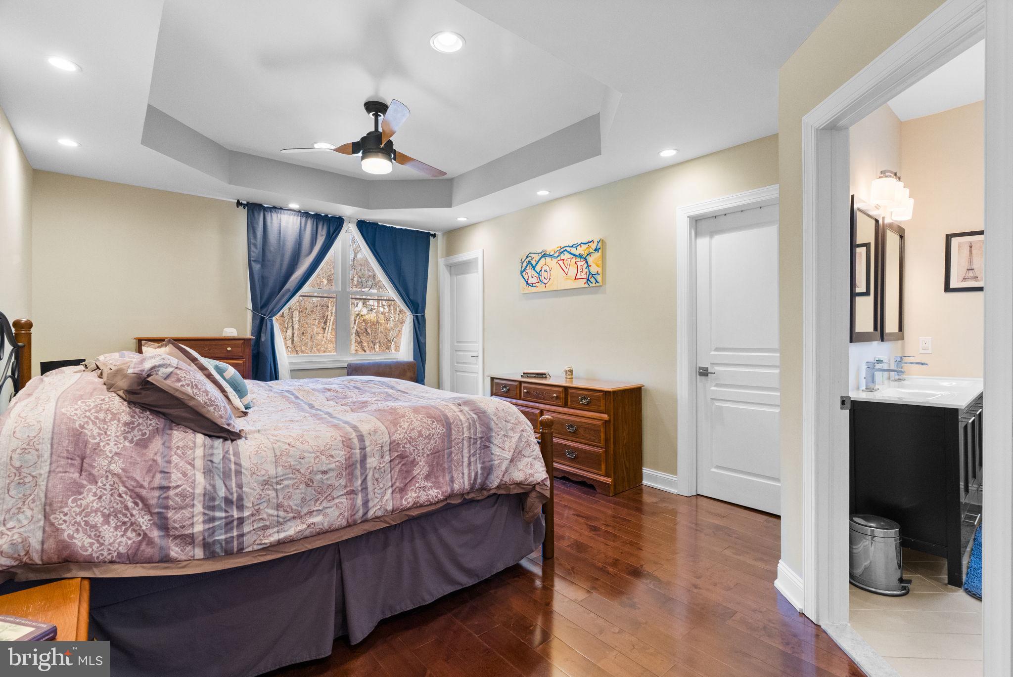 ROXBOROUGH - Residential