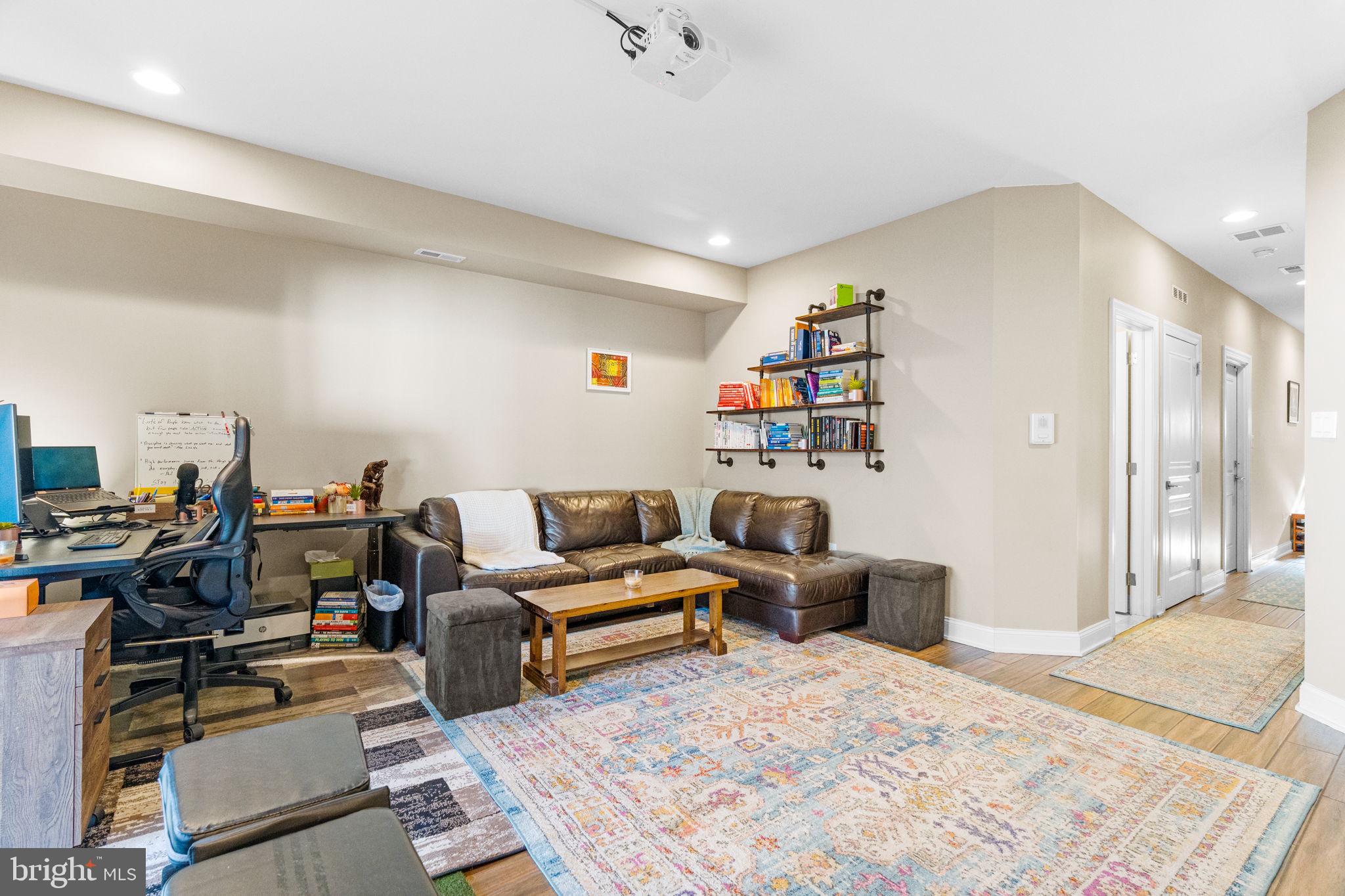 ROXBOROUGH - Residential