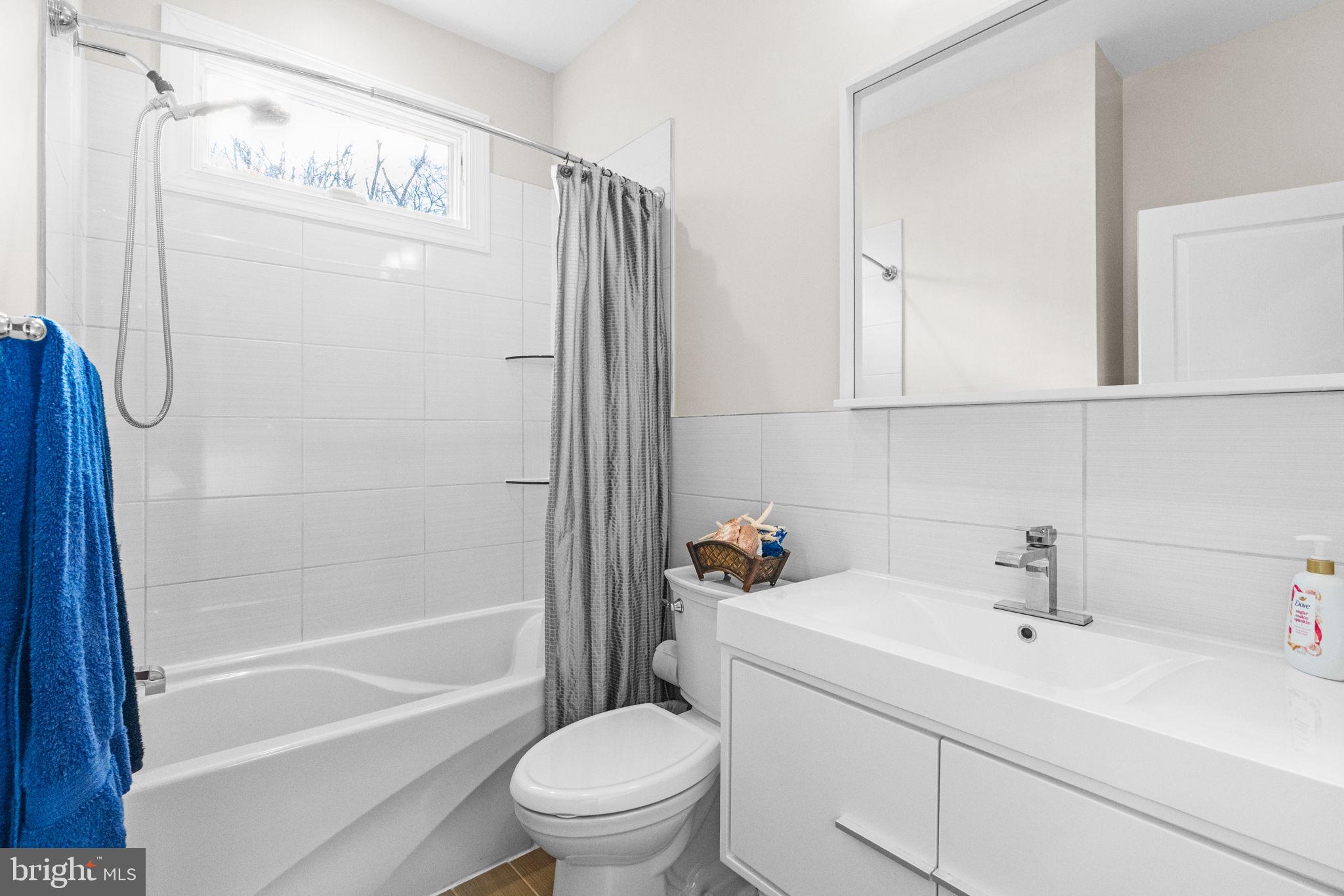 ROXBOROUGH - Residential