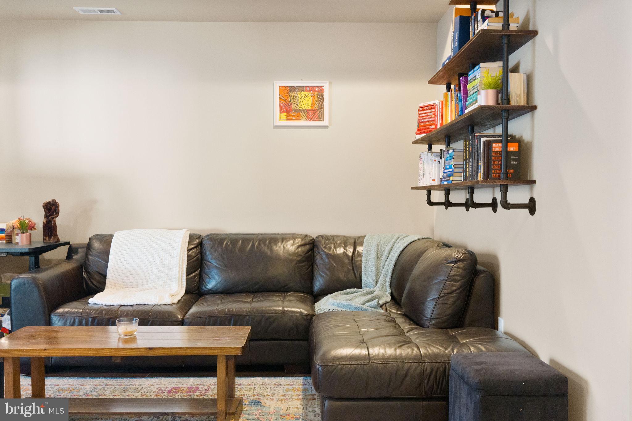 ROXBOROUGH - Residential