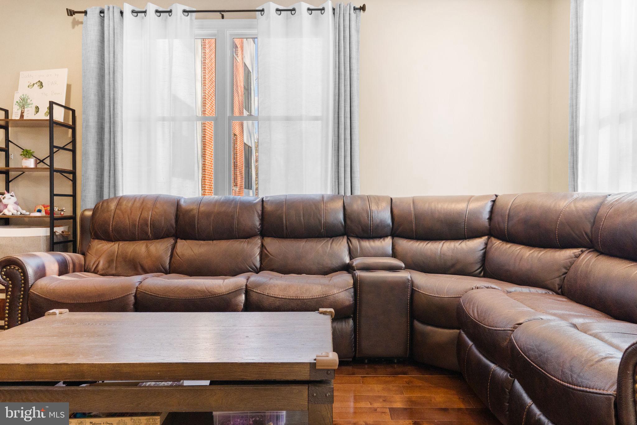 ROXBOROUGH - Residential