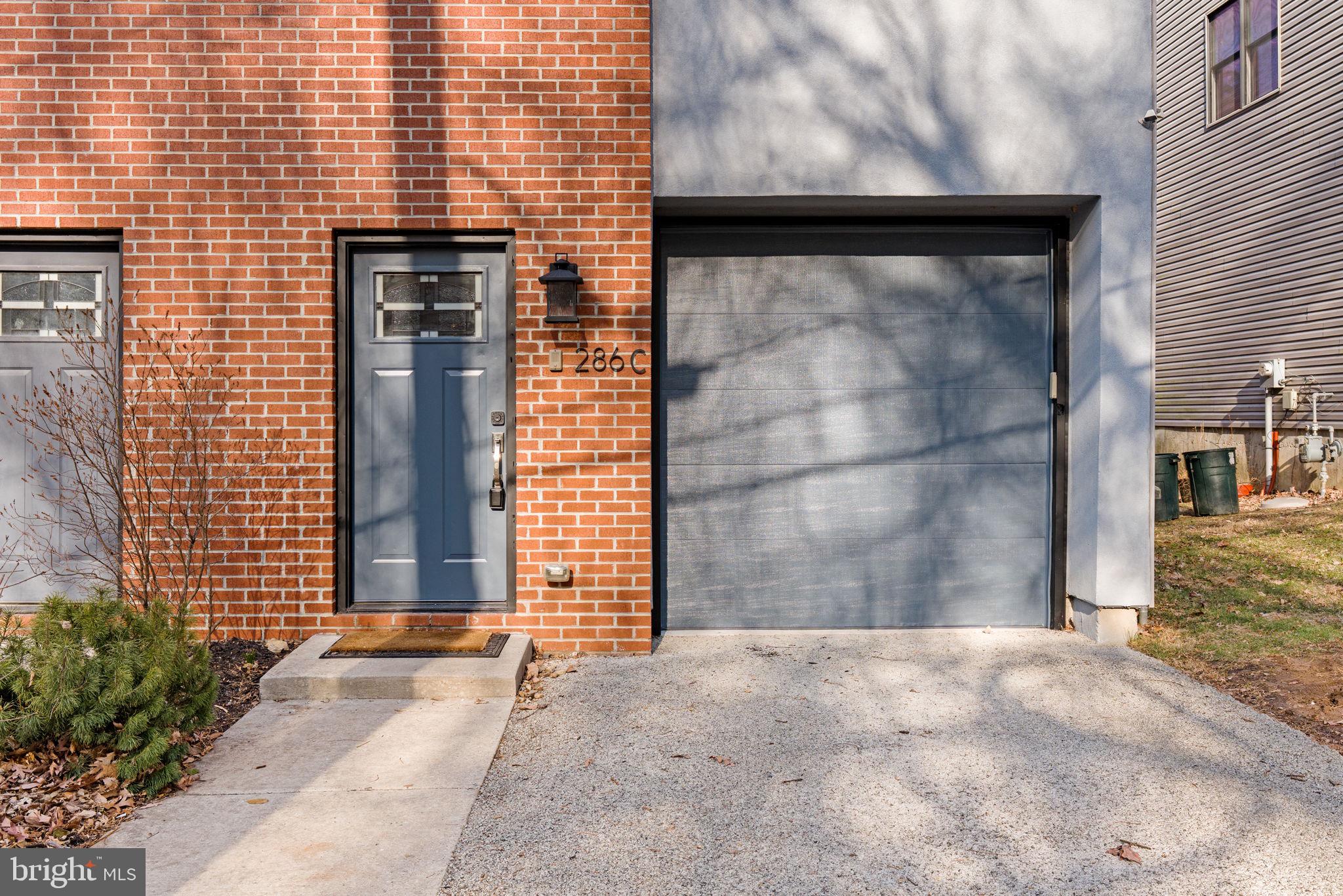 ROXBOROUGH - Residential