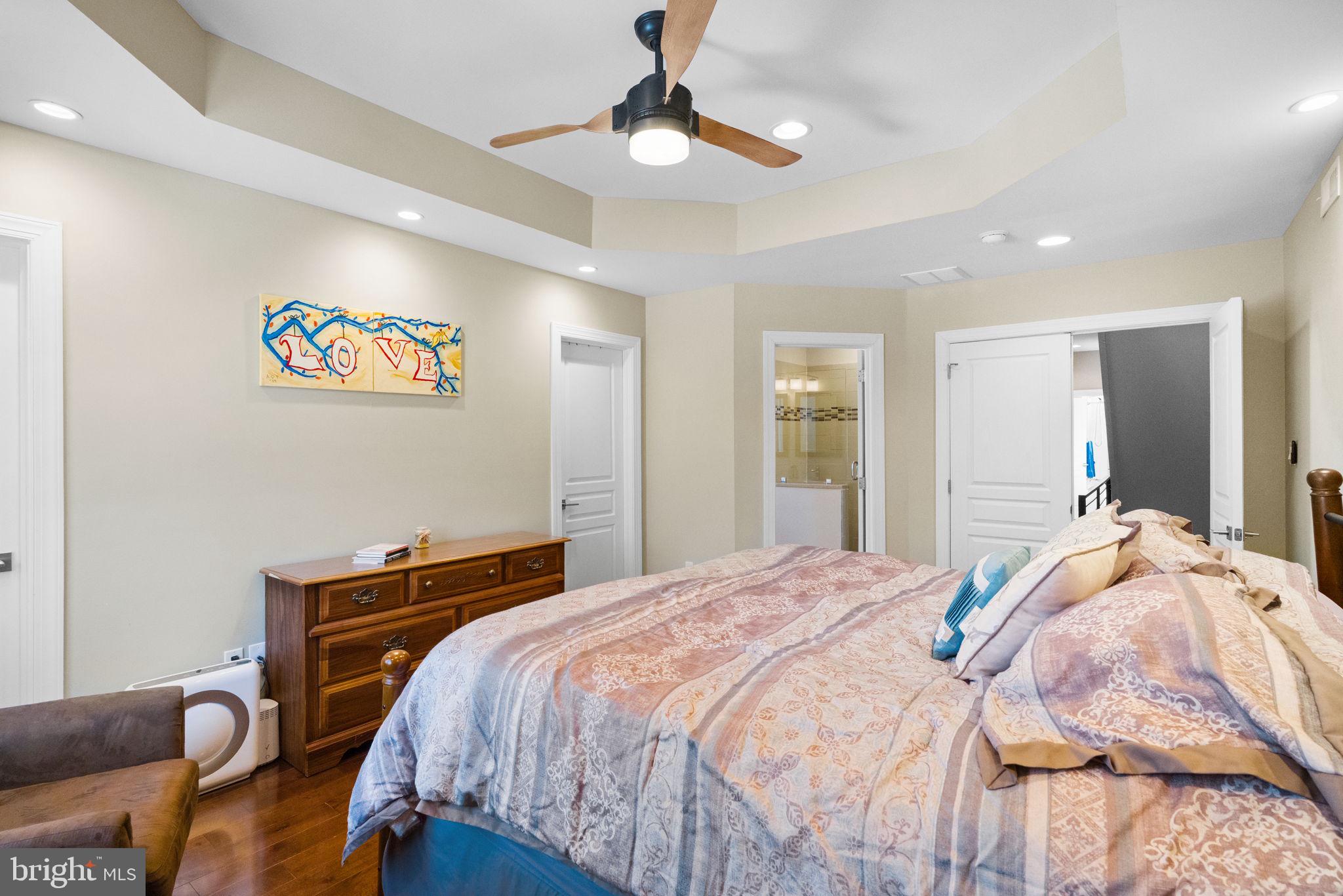 ROXBOROUGH - Residential