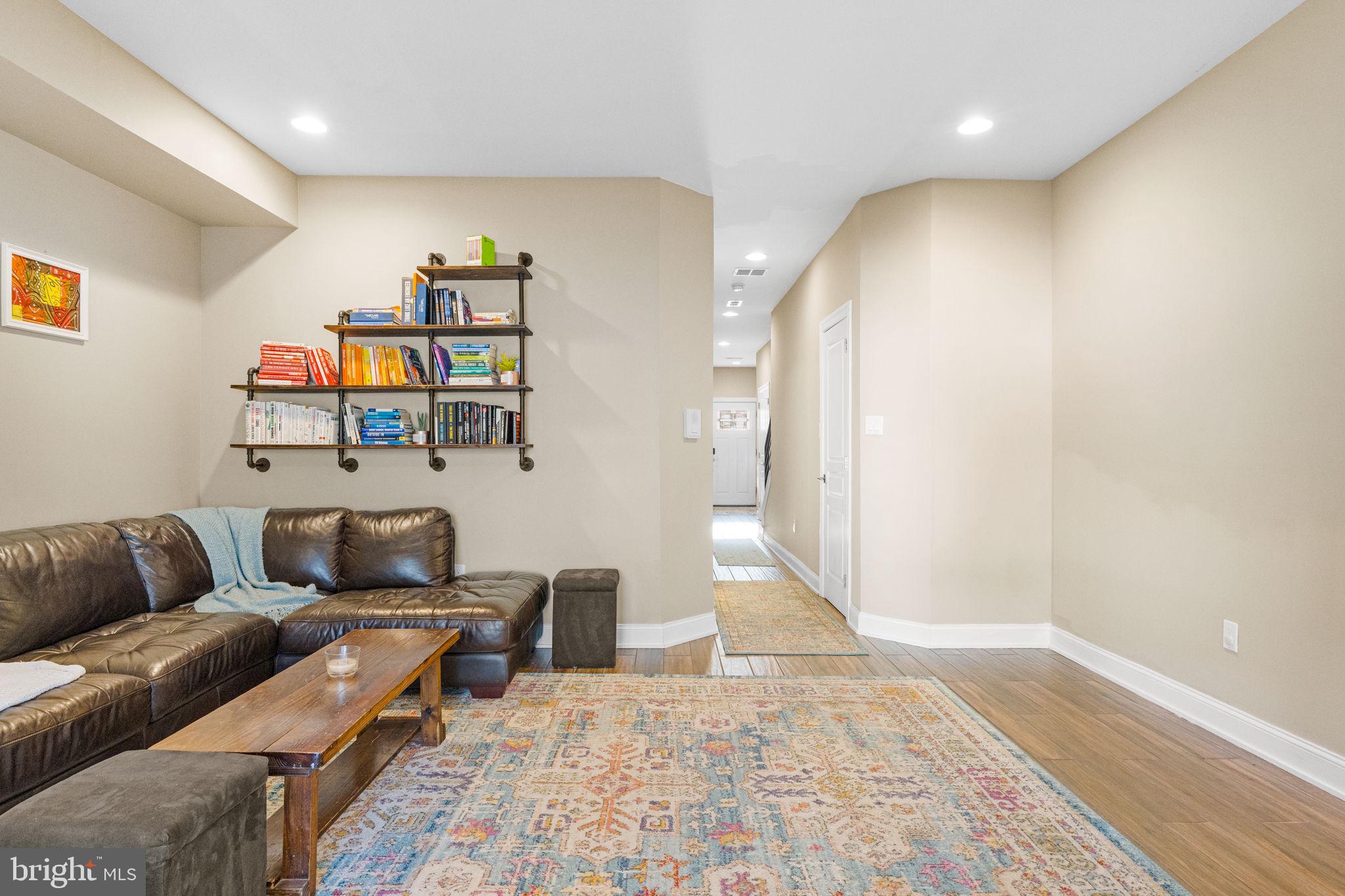 ROXBOROUGH - Residential