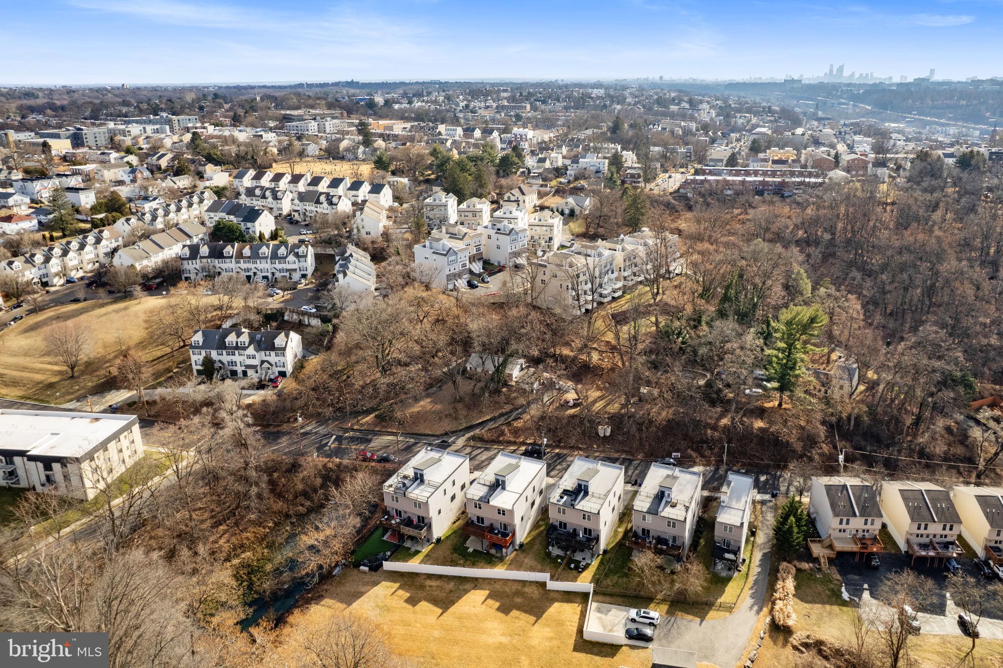 ROXBOROUGH - Residential